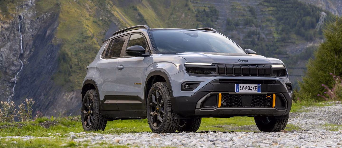 Nuova Jeep Compass 2025 esposta in anteprima, SUV compatto con motorizzazione e-Hybrid e Plug-in Hybrid, disponibile nelle concessionarie Brandini.