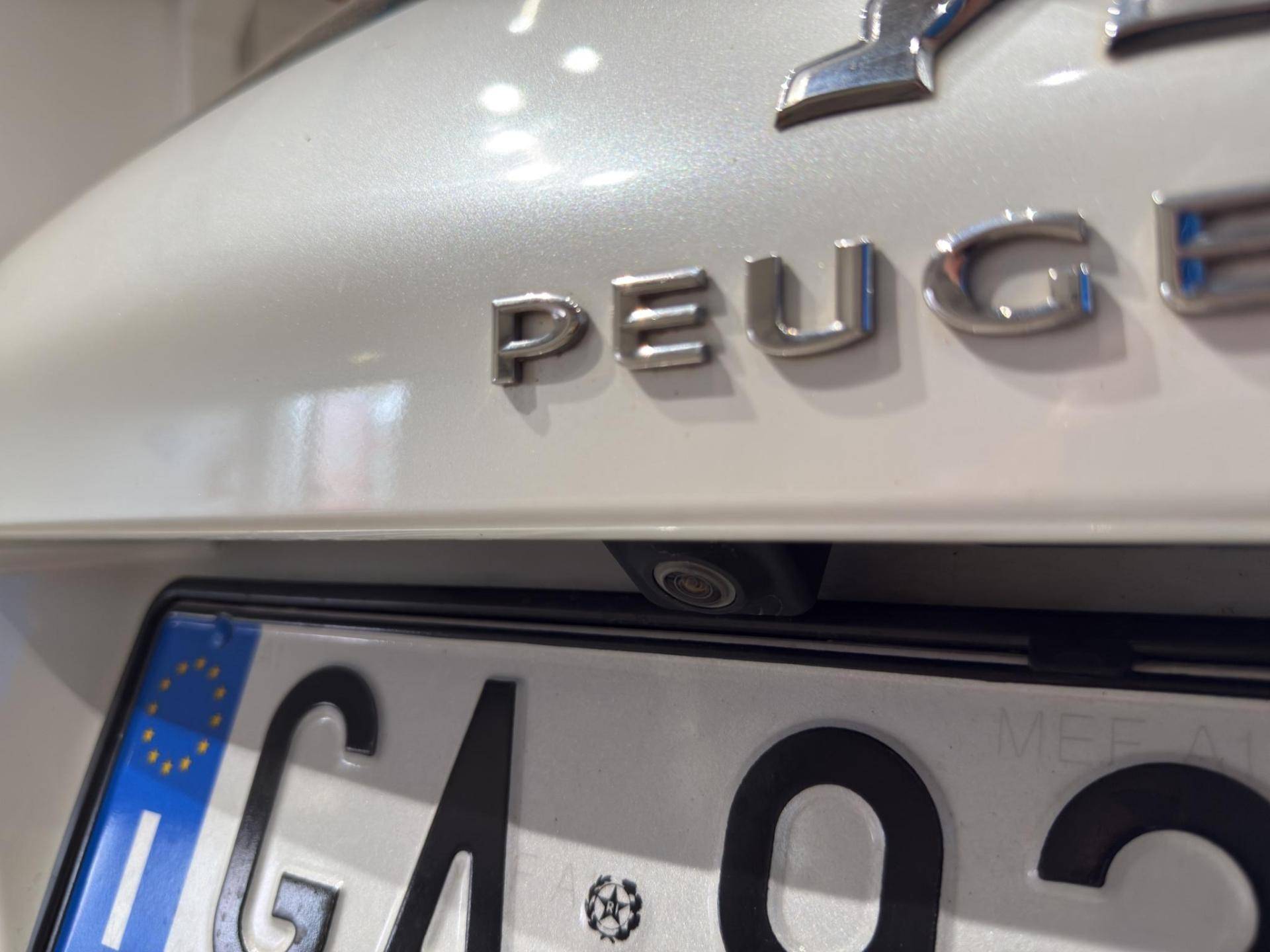 PEUGEOT 308 308 5p 1.5 bluehdi Allure s&s 130cv usata in pronta consegna - Brandini