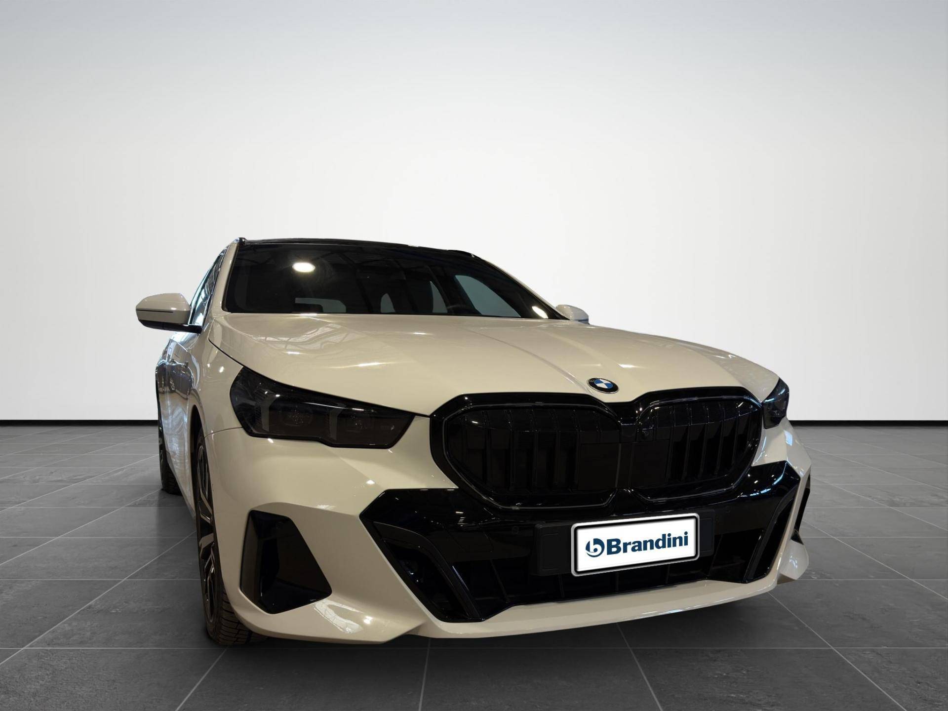 BMW Serie 5 Touring 540d Touring 48V xdrive MSport Pro 183kW auto usata in pronta consegna - Brandini