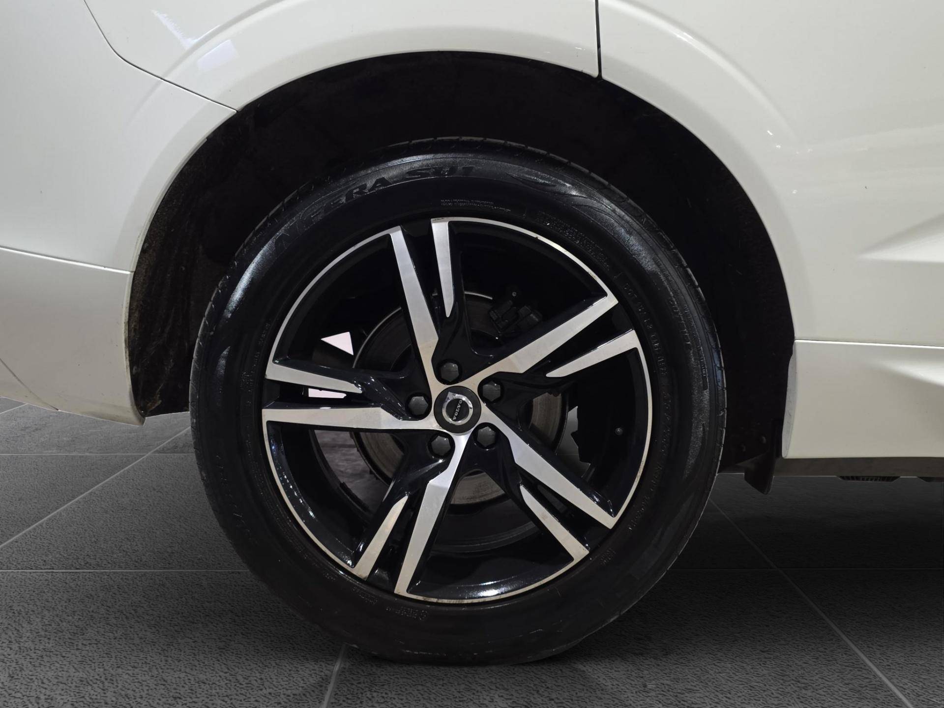 VOLVO XC60 XC60 2.0 D4 R-Design awd geartronic my18 usata in pronta consegna - Brandini