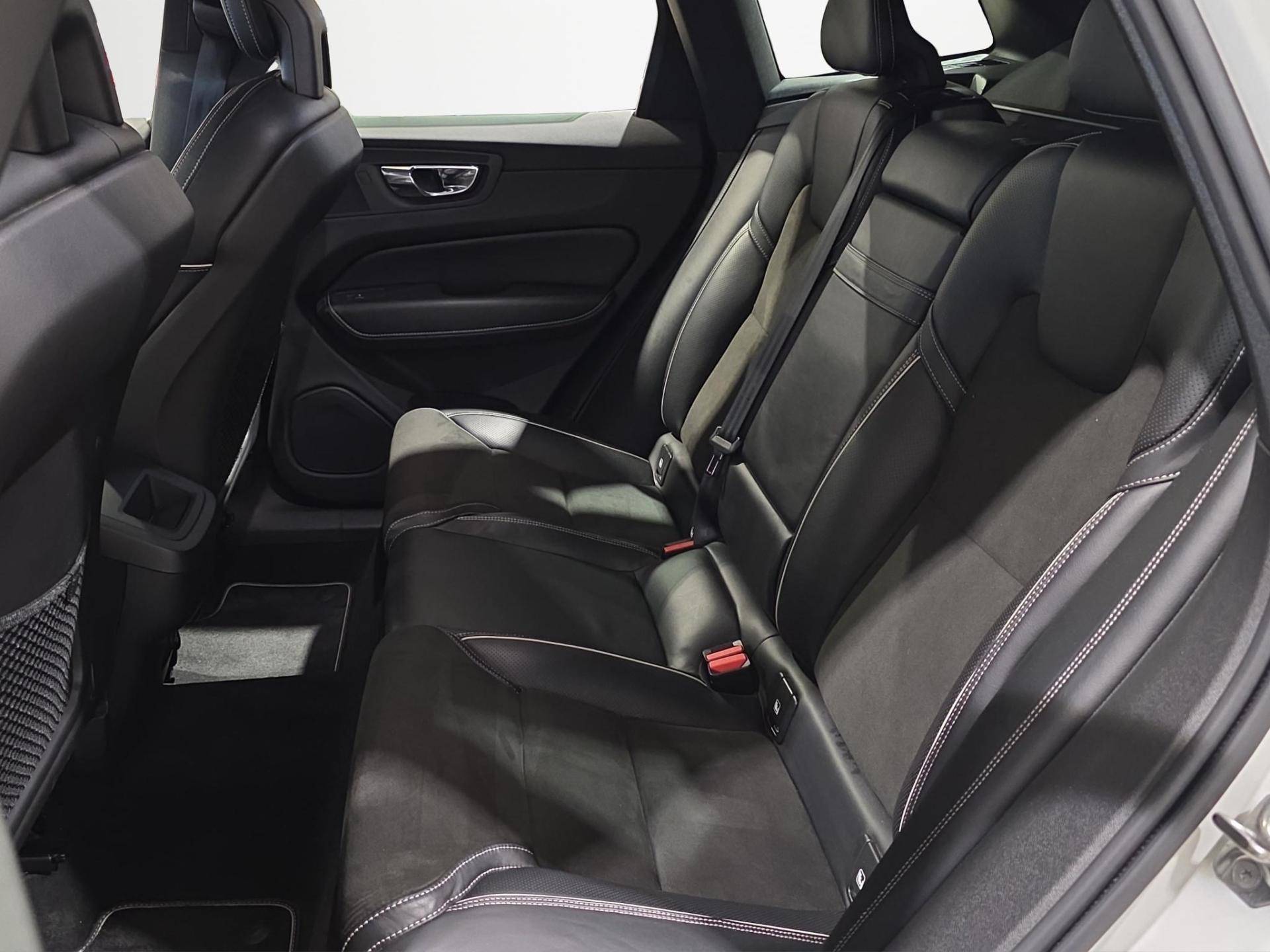 VOLVO XC60 XC60 2.0 D4 R-Design awd geartronic my18 usata in pronta consegna - Brandini