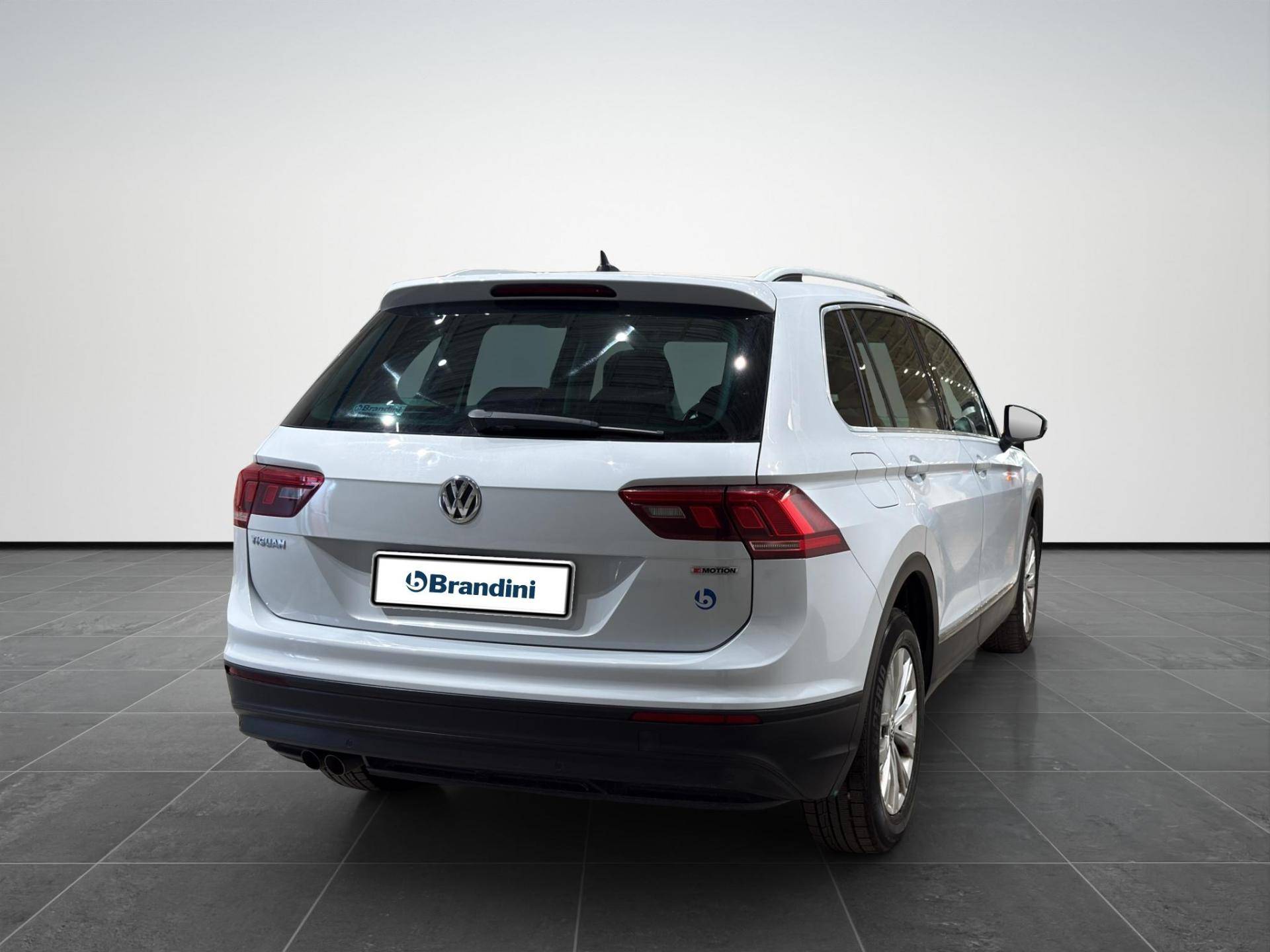 VOLKSWAGEN Tiguan Tiguan 2.0 tdi Style 4motion 150cv dsg usata in pronta consegna - Brandini