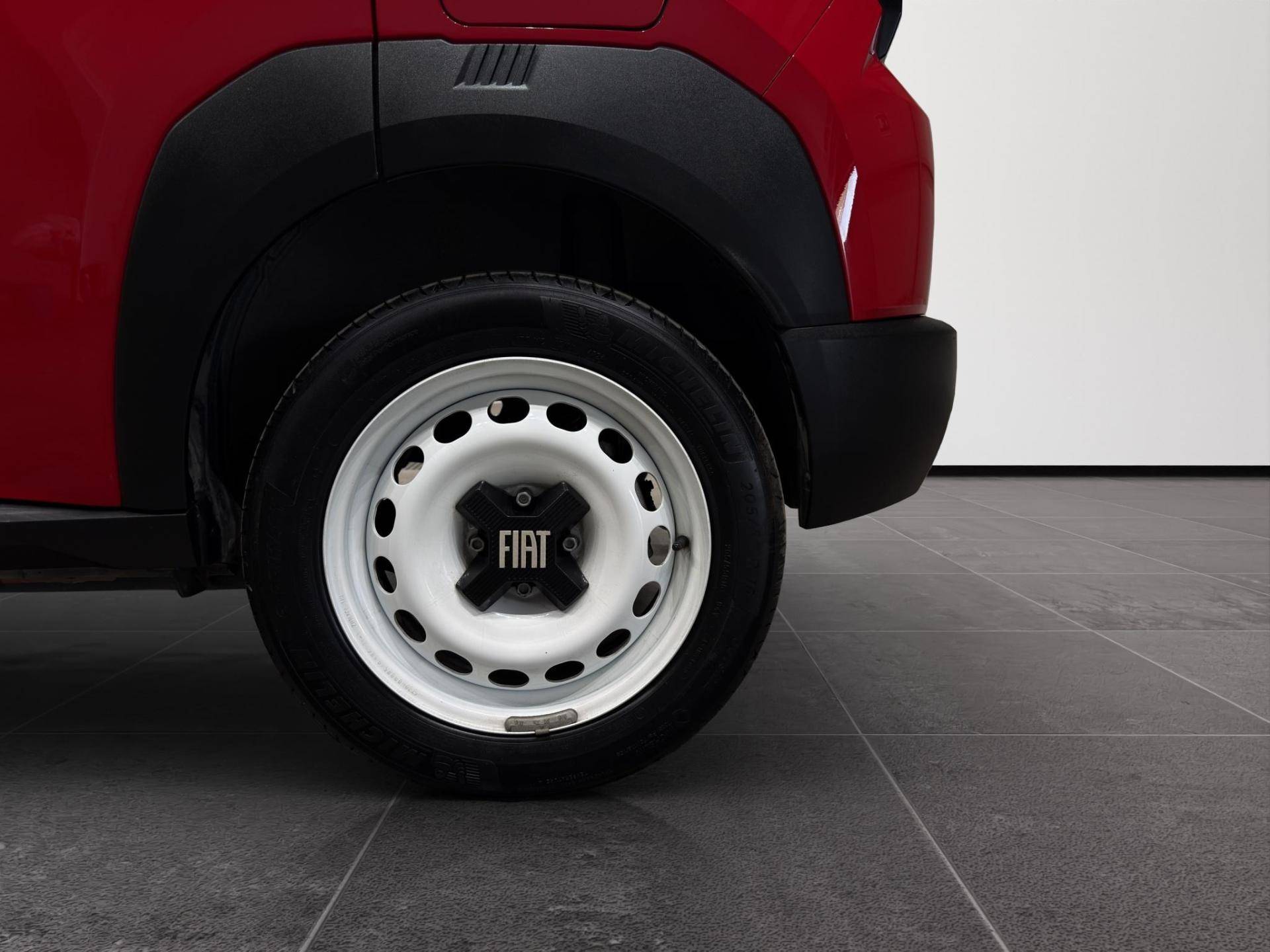 FIAT Grande Panda Grande Panda 44 kWh Red usata in pronta consegna - Brandini