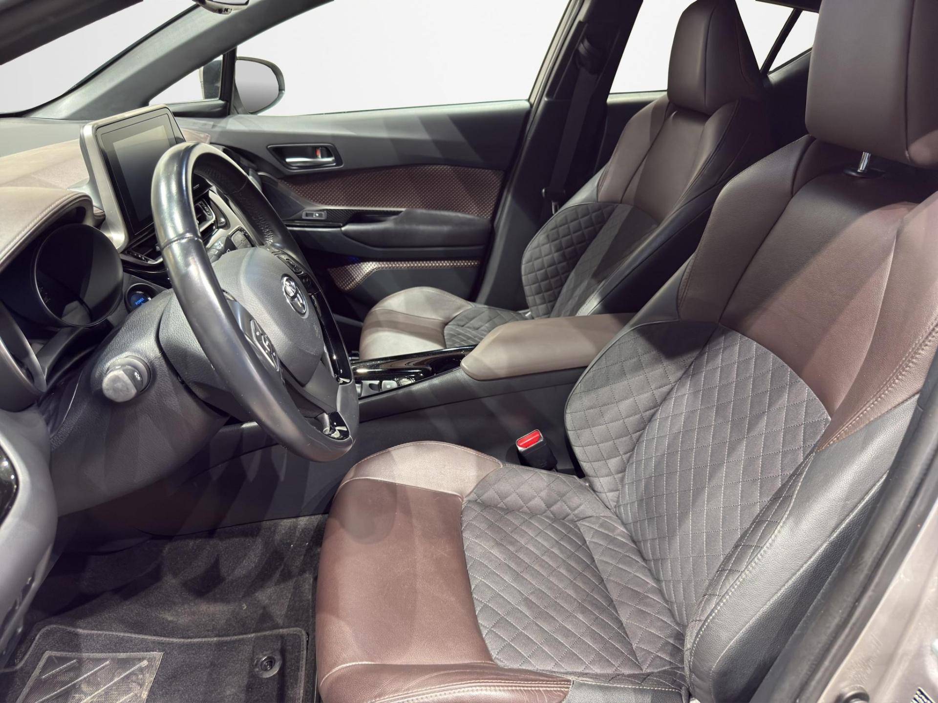 Auto Venduta - TOYOTA C-HR C-HR 1.8h Lounge 2wd e-cvt usata in pronta consegna - Brandini