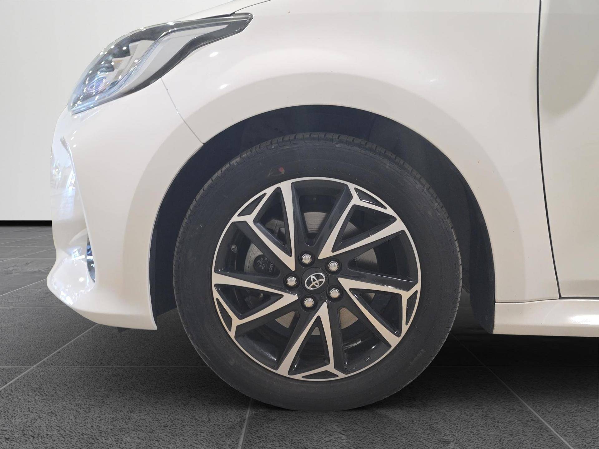 Auto Venduta - TOYOTA Yaris Yaris 1.5h Trend usata in pronta consegna - Brandini