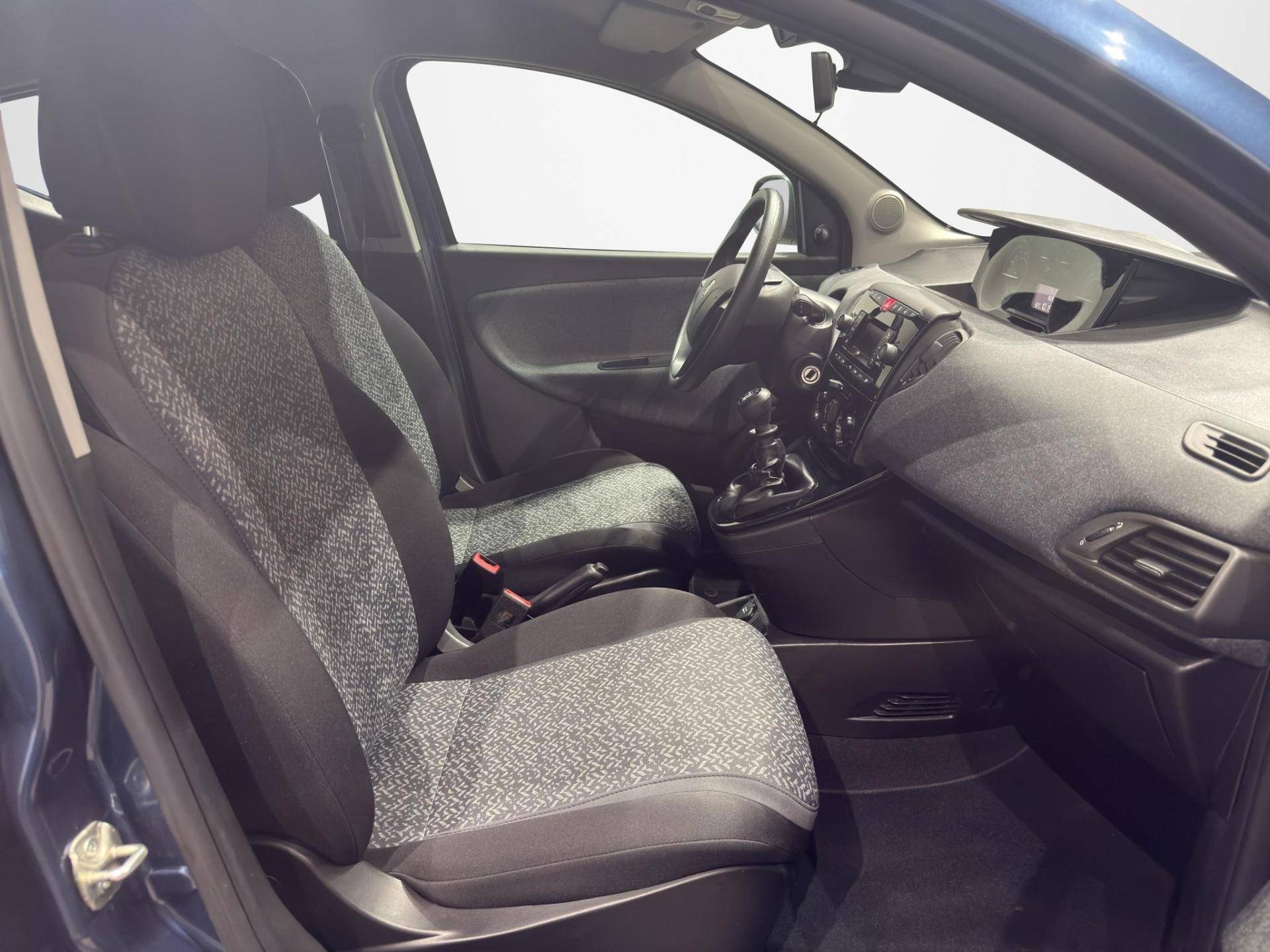 Auto Venduta - LANCIA Ypsilon Ypsilon 1.0 hybrid Silver s&s 70cv usata in pronta consegna - Brandini