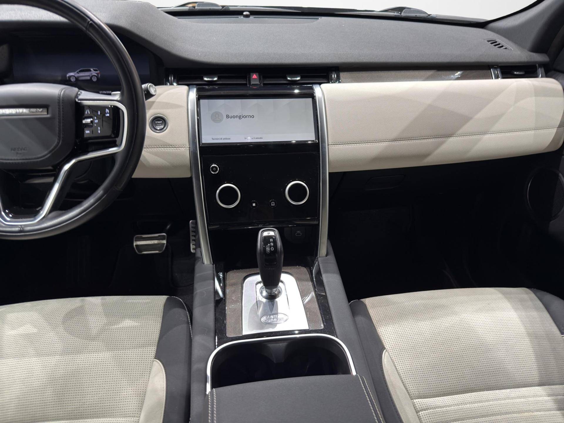 LAND ROVER Discovery Sport Discovery Sport 2.0 si4 mhev Black awd 290cv auto usata in pronta consegna - Brandini
