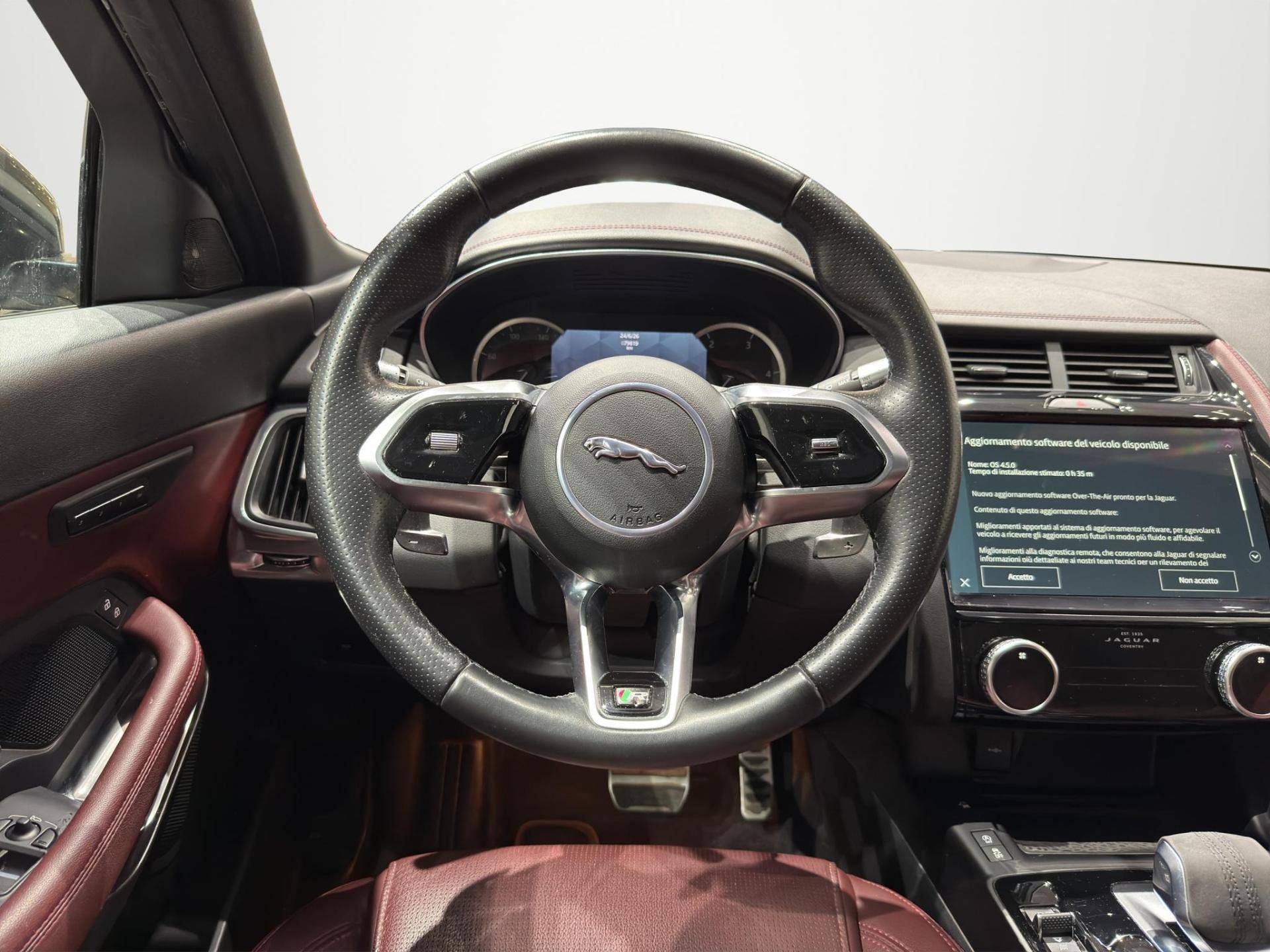 JAGUAR E-Pace E-Pace 2.0d i4 mhev R-Dynamic S awd 163cv auto usata in pronta consegna - Brandini