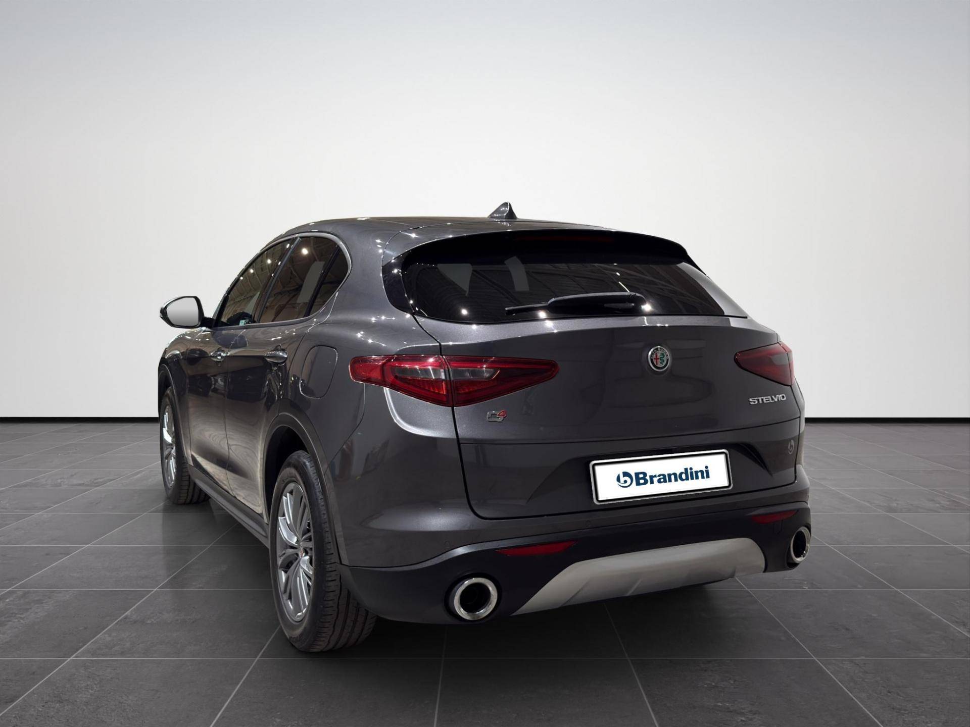 ALFA ROMEO Stelvio Stelvio 2.2 t Executive Q4 210cv auto usata in pronta consegna - Brandini