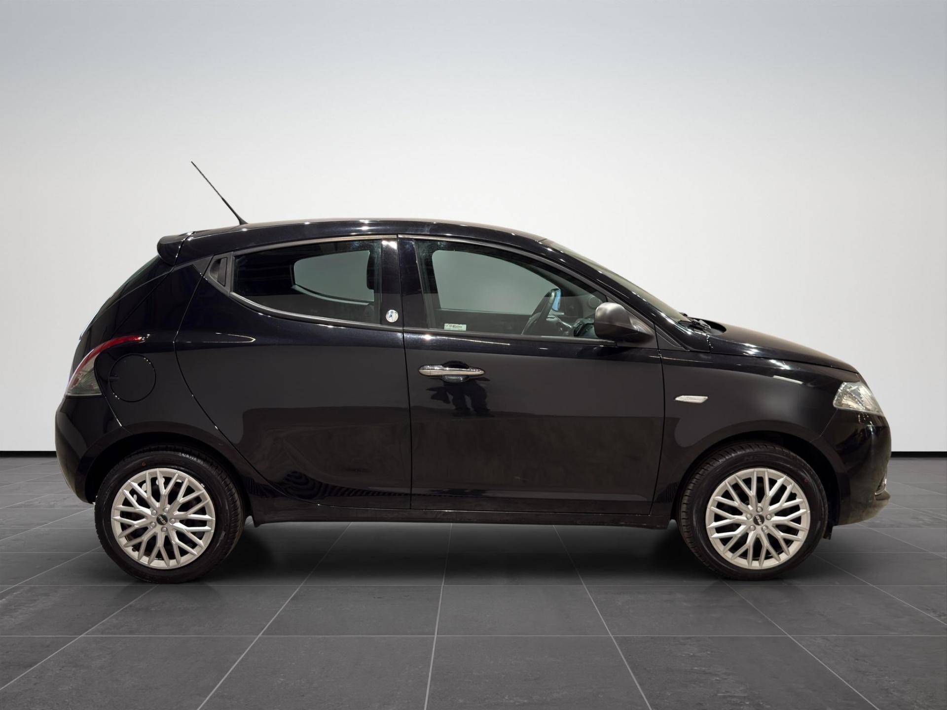 LANCIA Ypsilon Ypsilon 1.2 Silver ecochic Gpl 69cv usata in pronta consegna - Brandini
