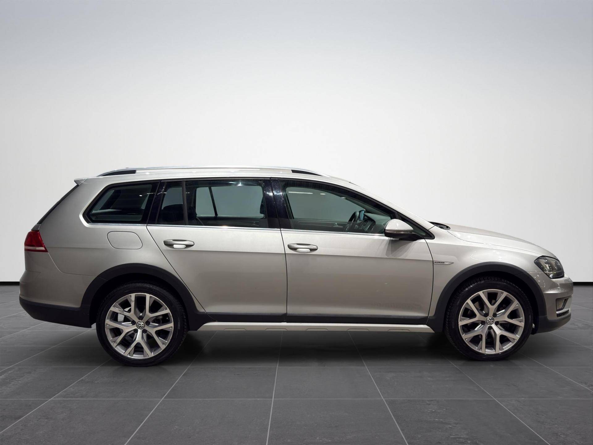 VOLKSWAGEN Golf Golf Alltrack 2.0 tdi Executive 184cv dsg usata in pronta consegna - Brandini