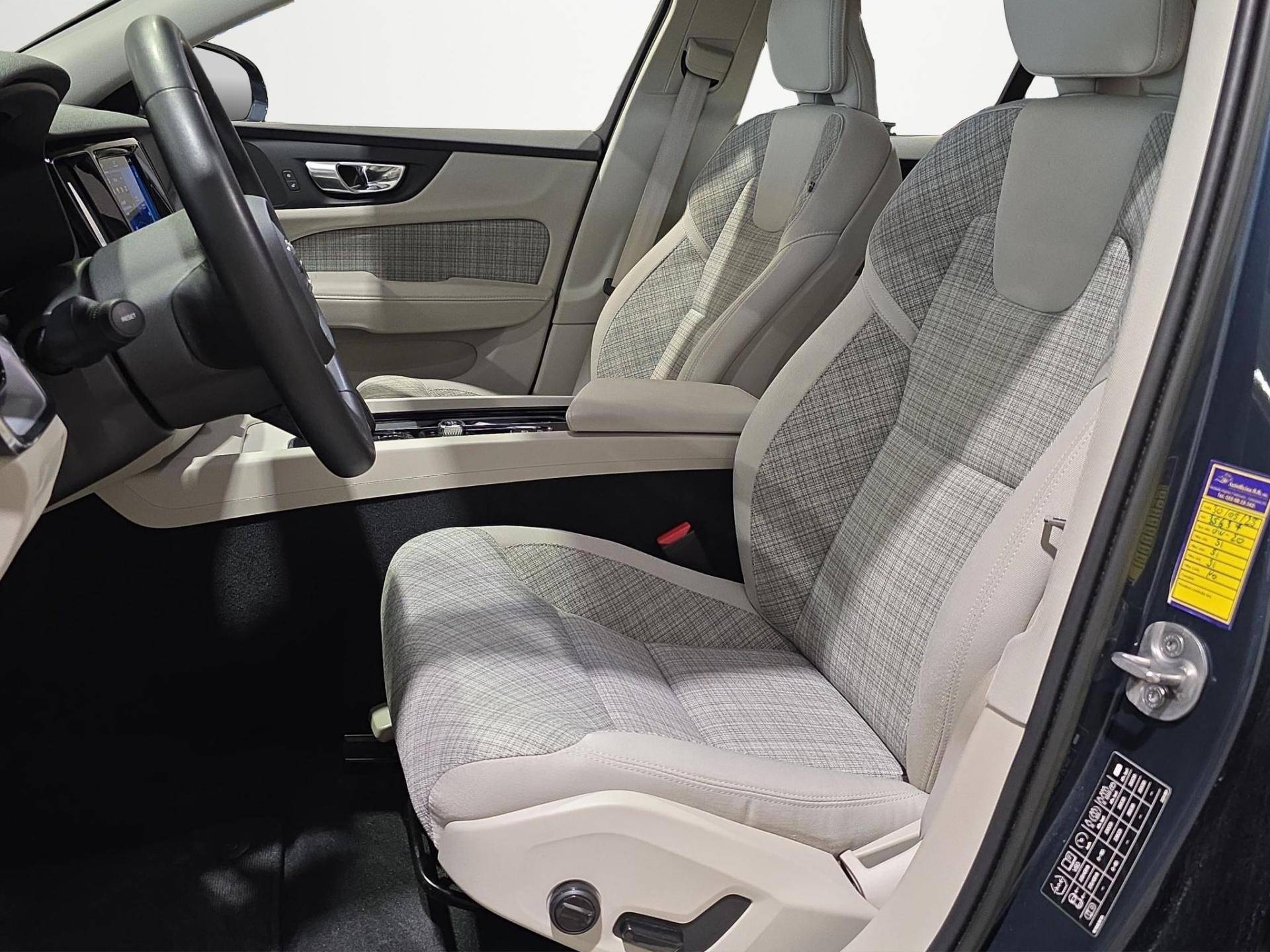 VOLVO V60 V60 2.0 b4 Core auto usata in pronta consegna - Brandini