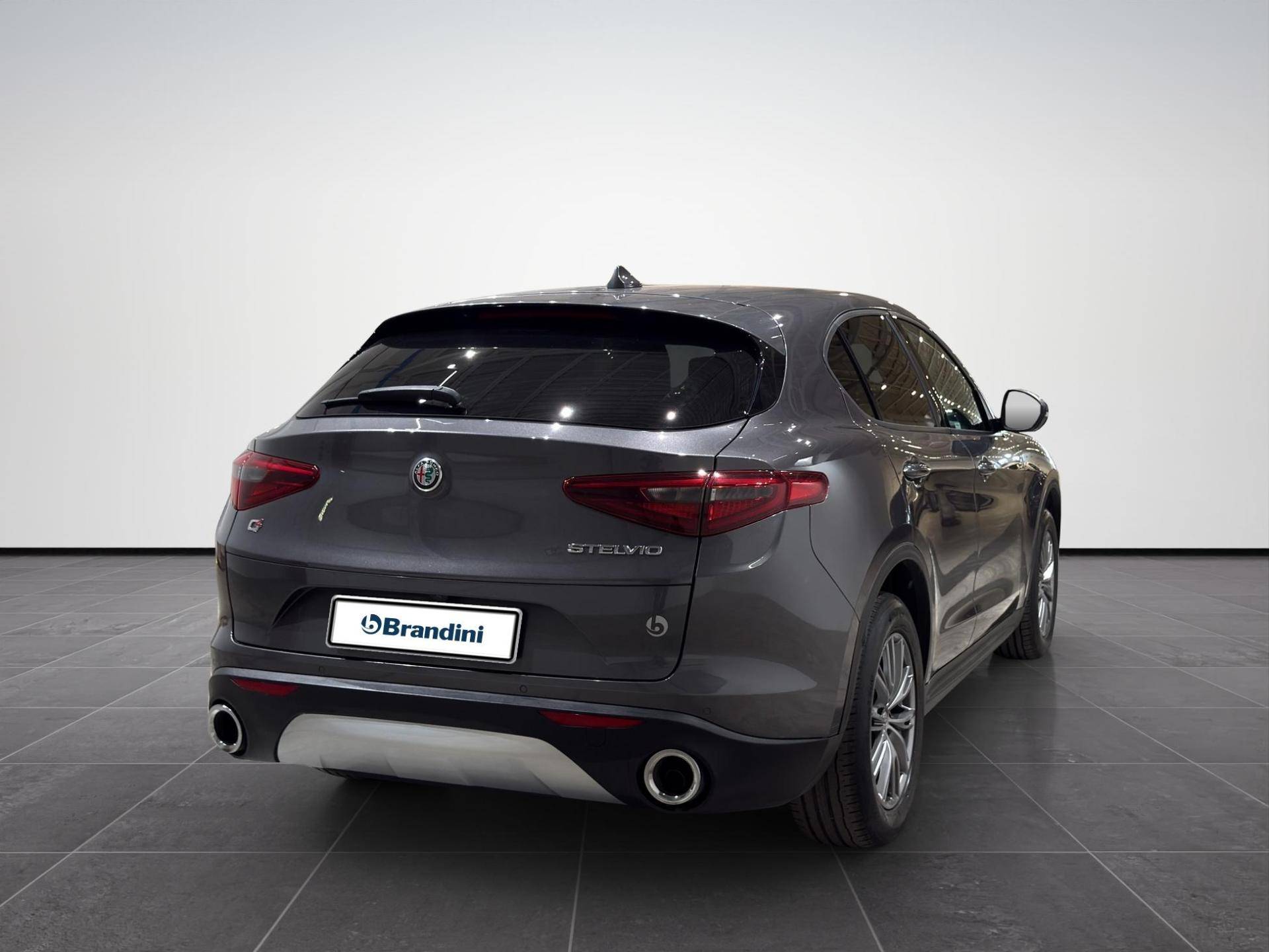 ALFA ROMEO Stelvio Stelvio 2.2 t Executive Q4 210cv auto usata in pronta consegna - Brandini