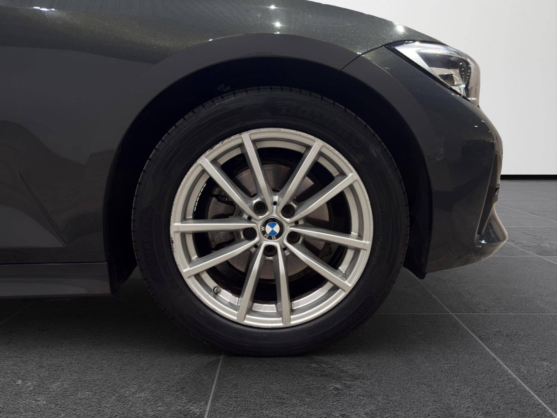 BMW Serie 3 Touring 320d Touring mhev 48V xdrive Business Advantage auto usata in pronta consegna - Brandini