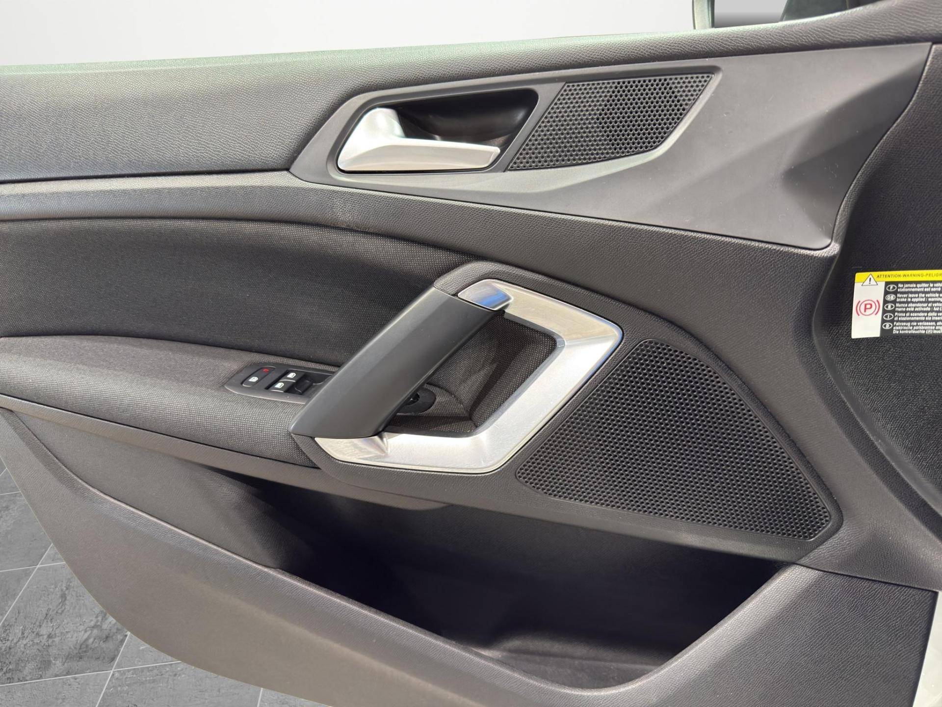 PEUGEOT 308 308 5p 1.5 bluehdi Allure s&s 130cv usata in pronta consegna - Brandini