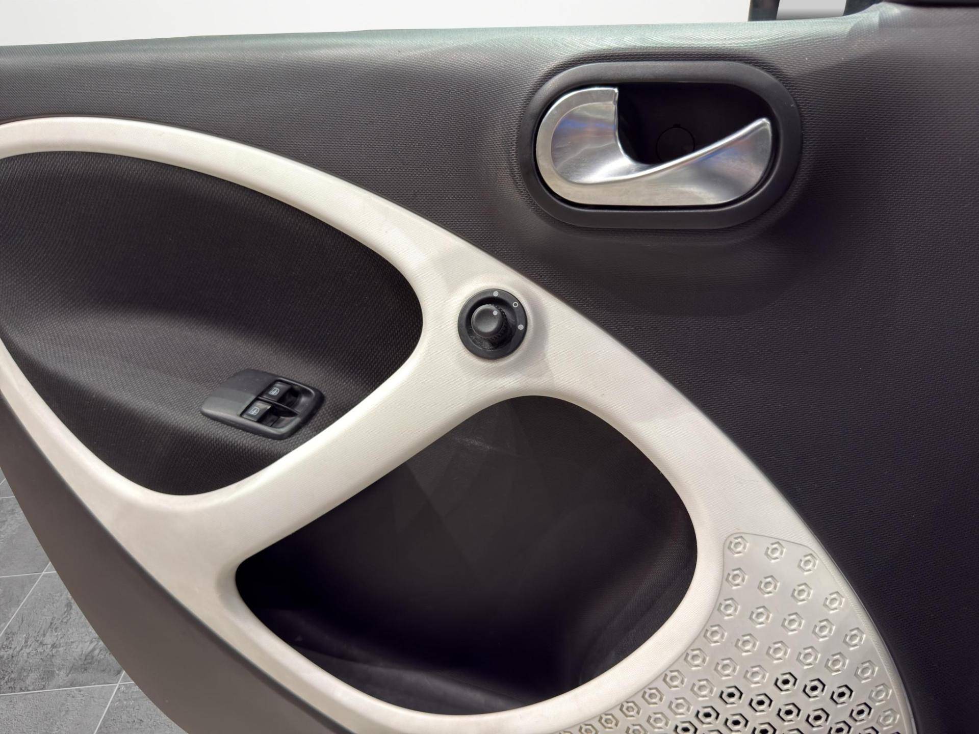 Auto Venduta - SMART Forfour Forfour 1.0 Passion 71cv twinamic usata in pronta consegna - Brandini