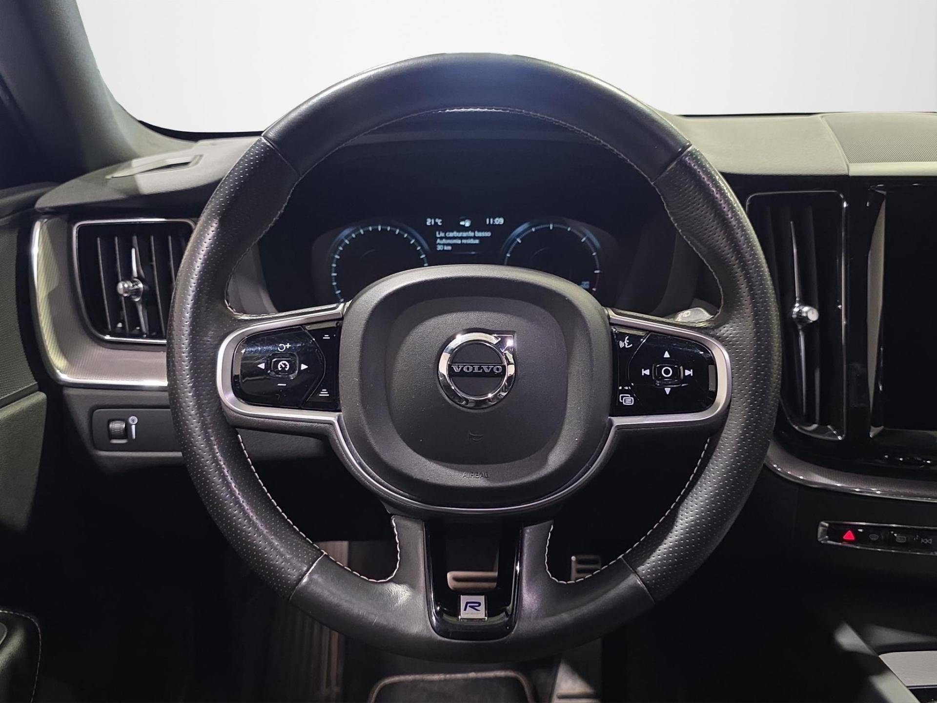 VOLVO XC60 XC60 2.0 D4 R-Design awd geartronic my18 usata in pronta consegna - Brandini