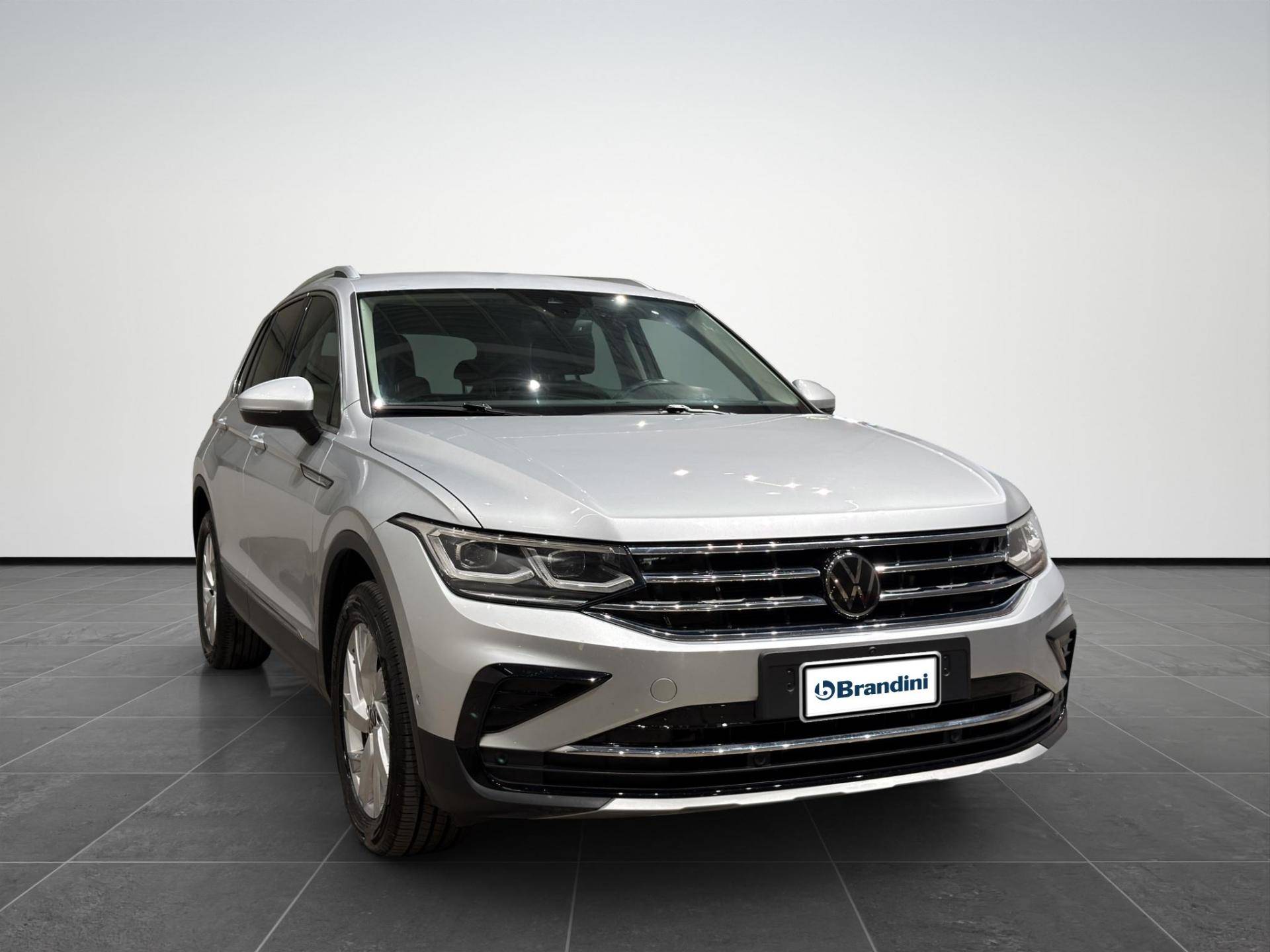 VOLKSWAGEN Tiguan Tiguan 2.0 tdi scr Elegance 4motion 150cv dsg usata in pronta consegna - Brandini