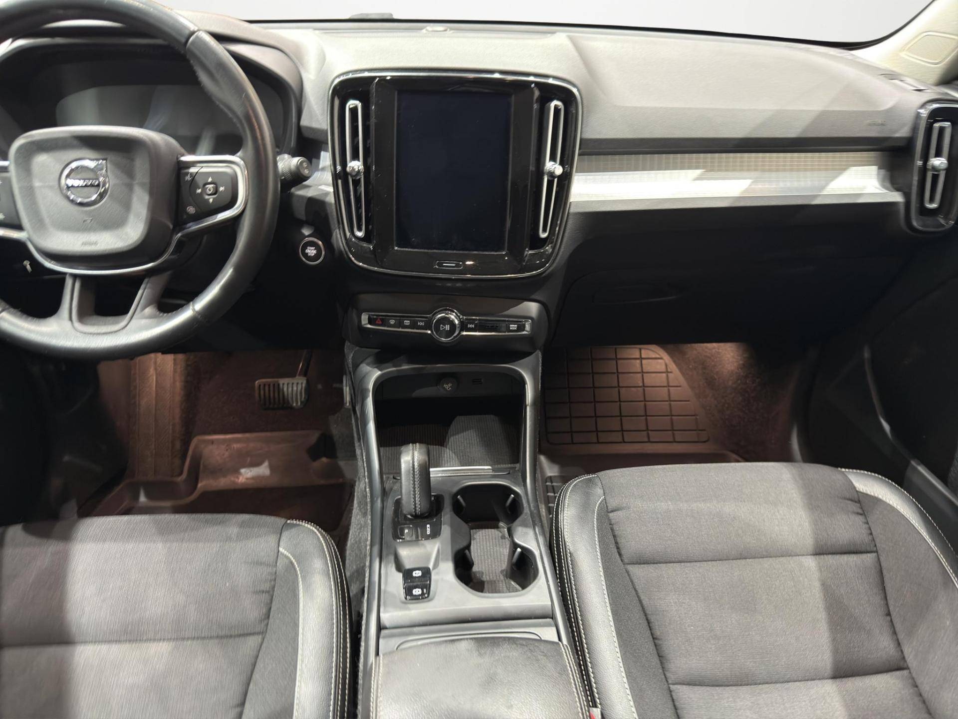 VOLVO XC40 XC40 2.0 d3 Momentum awd geartronic usata in pronta consegna - Brandini