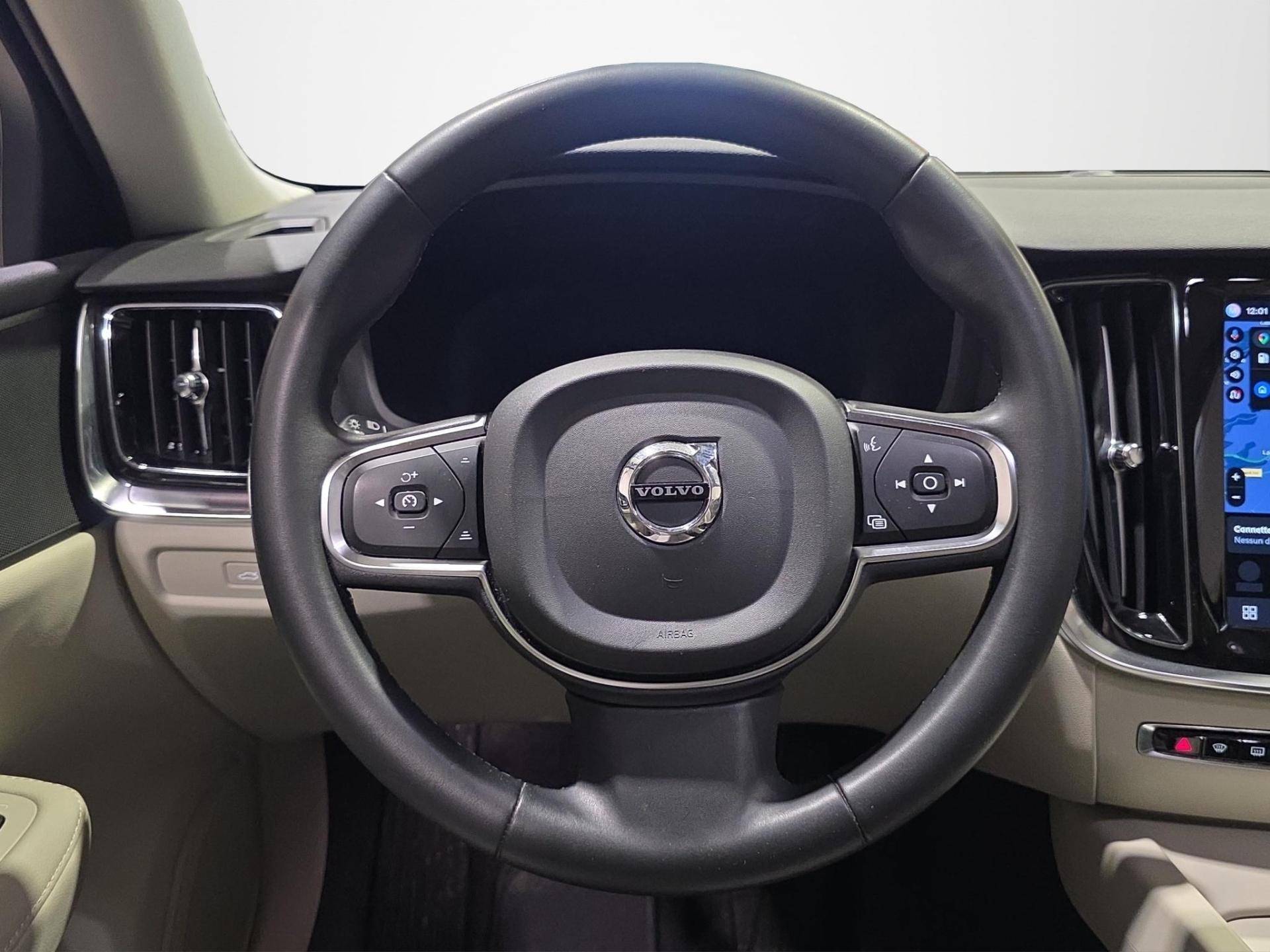 VOLVO V60 V60 2.0 b4 Core auto usata in pronta consegna - Brandini