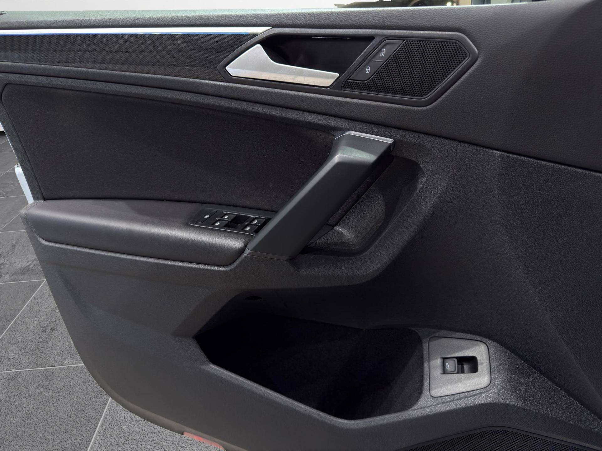 VOLKSWAGEN Tiguan Tiguan 2.0 tdi scr Elegance 4motion 150cv dsg usata in pronta consegna - Brandini