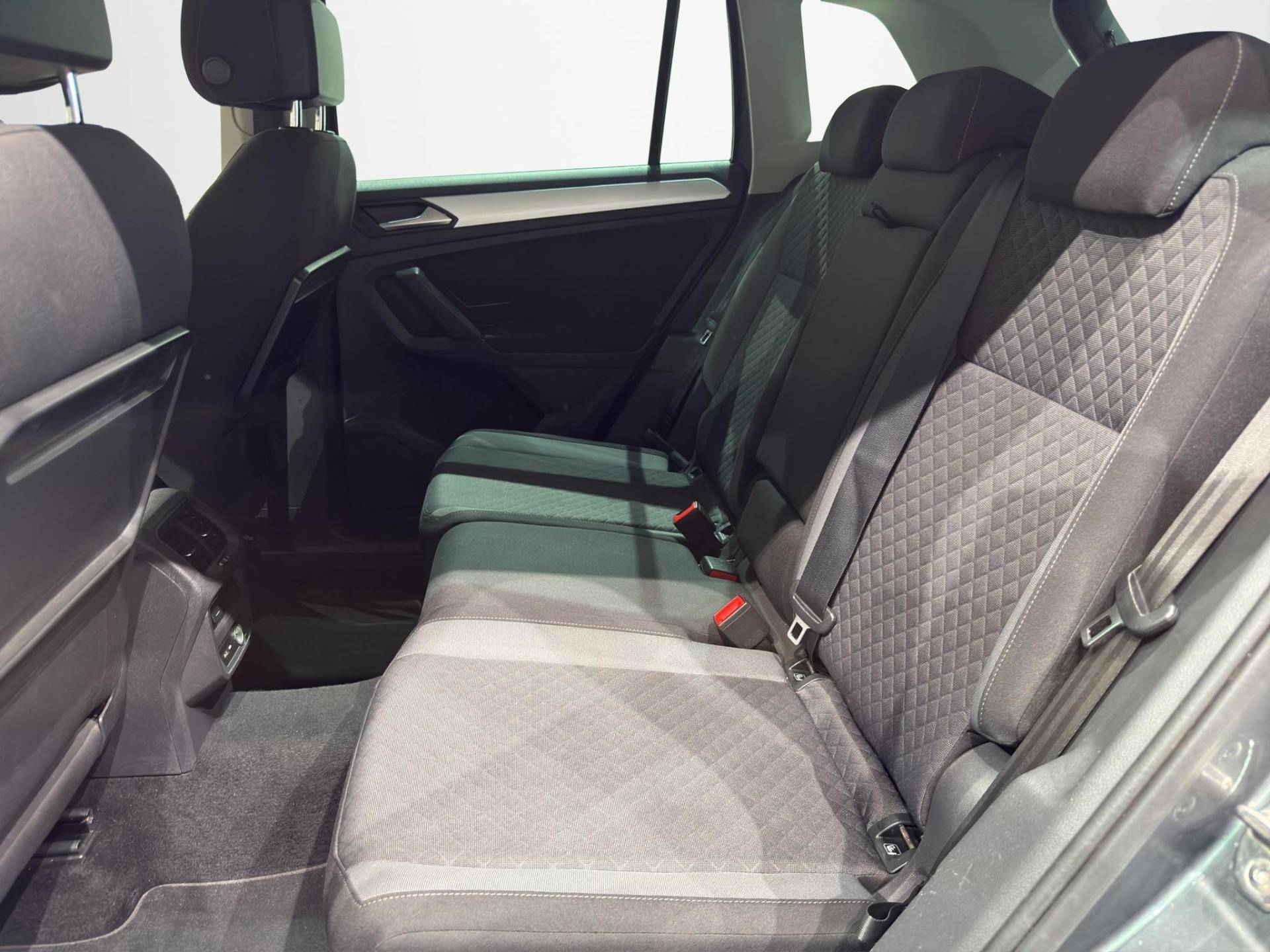 VOLKSWAGEN Tiguan Tiguan 2.0 tdi Advanced R-Line Exterior Pack 150cv dsg usata in pronta consegna - Brandini