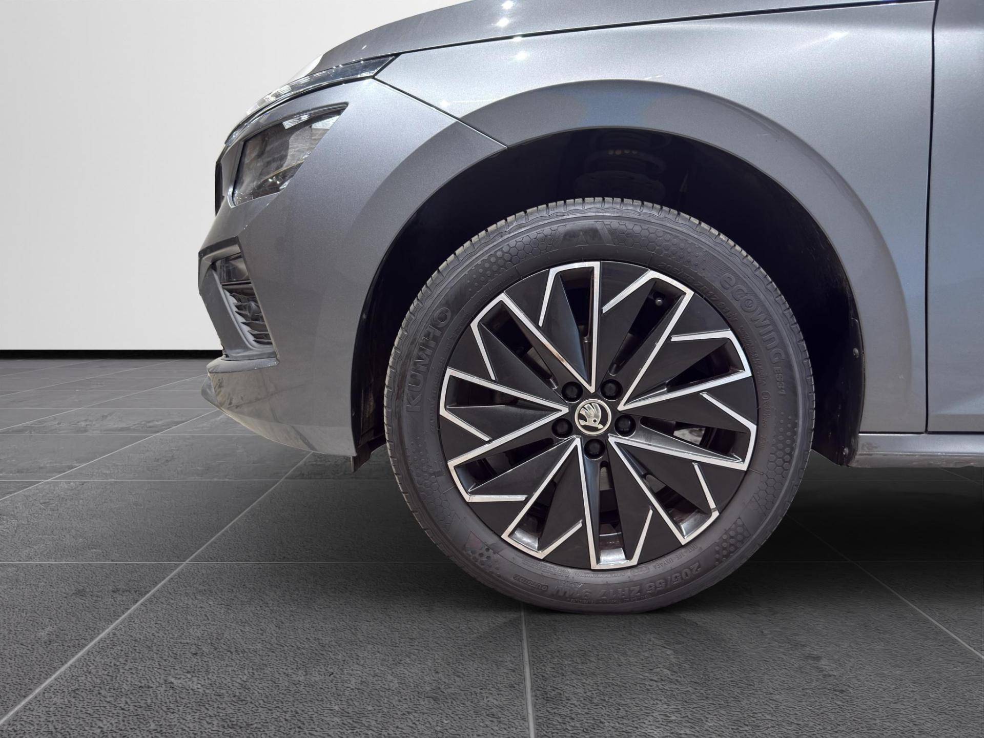 SKODA Kamiq 2024 Kamiq 1.0 tsi Black Dots 115cv usata in pronta consegna - Brandini
