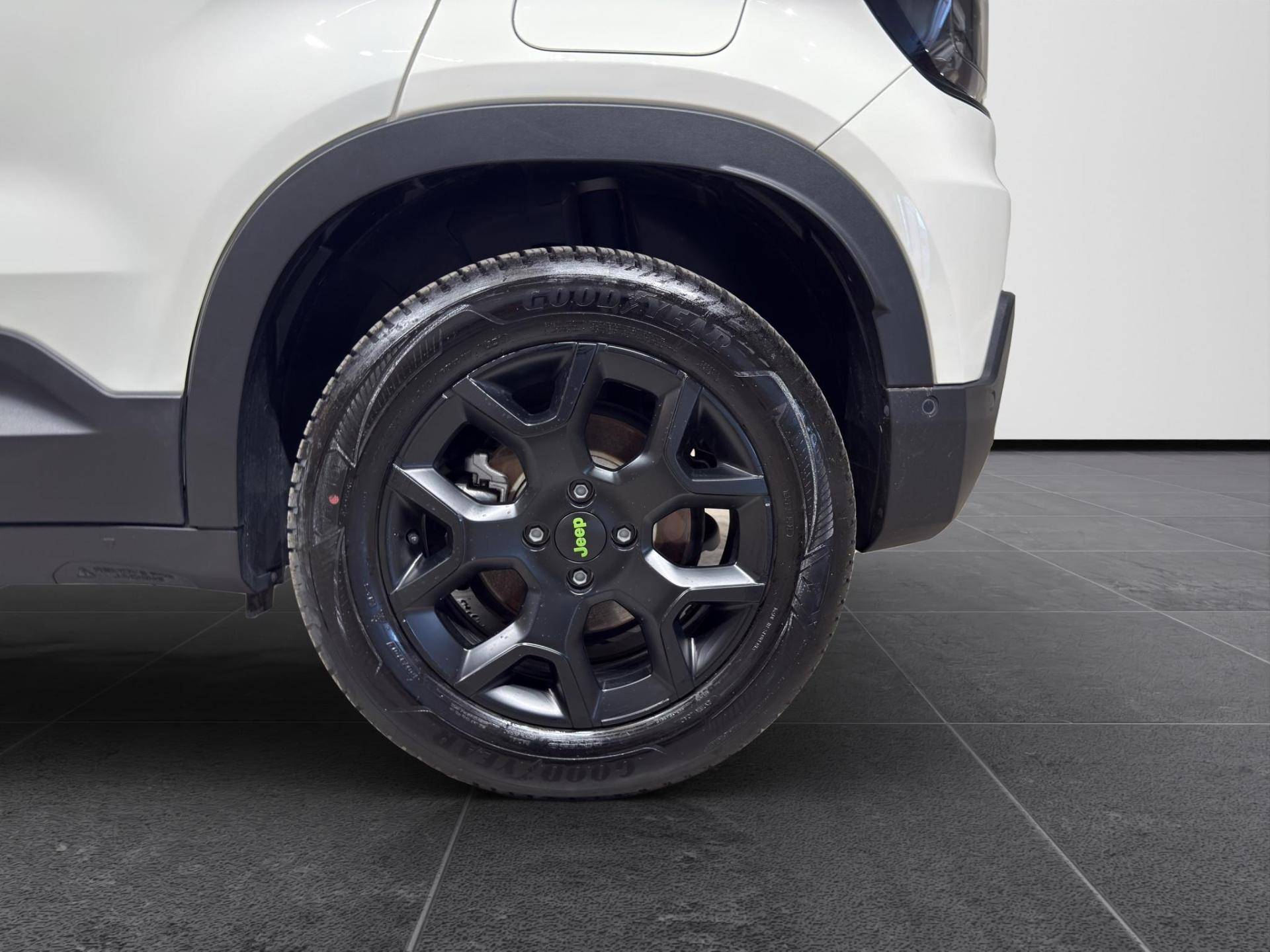 JEEP Avenger Avenger 1.2 turbo e-hybrid mhev Overland 4xe 145cv edct6 usata in pronta consegna - Brandini