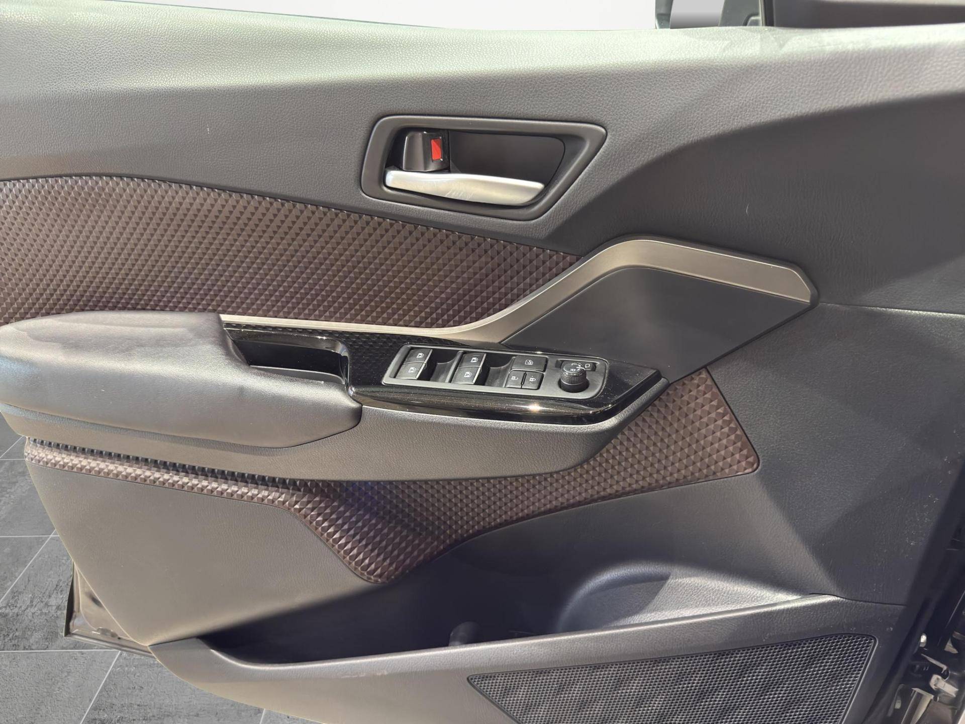 Auto Venduta - TOYOTA C-HR C-HR 1.8h Lounge 2wd e-cvt my18 usata in pronta consegna - Brandini