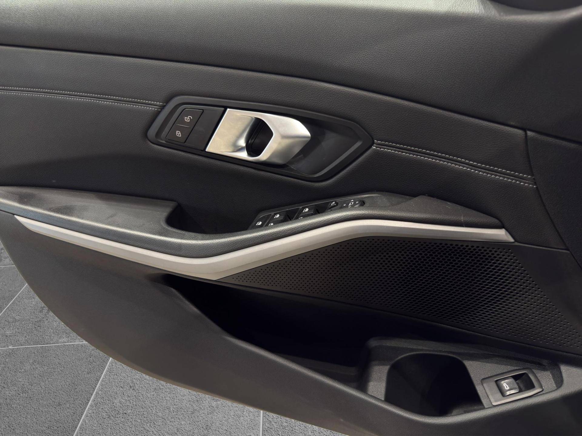 BMW Serie 3 Touring 320d Touring mhev 48V xdrive Business Advantage auto usata in pronta consegna - Brandini
