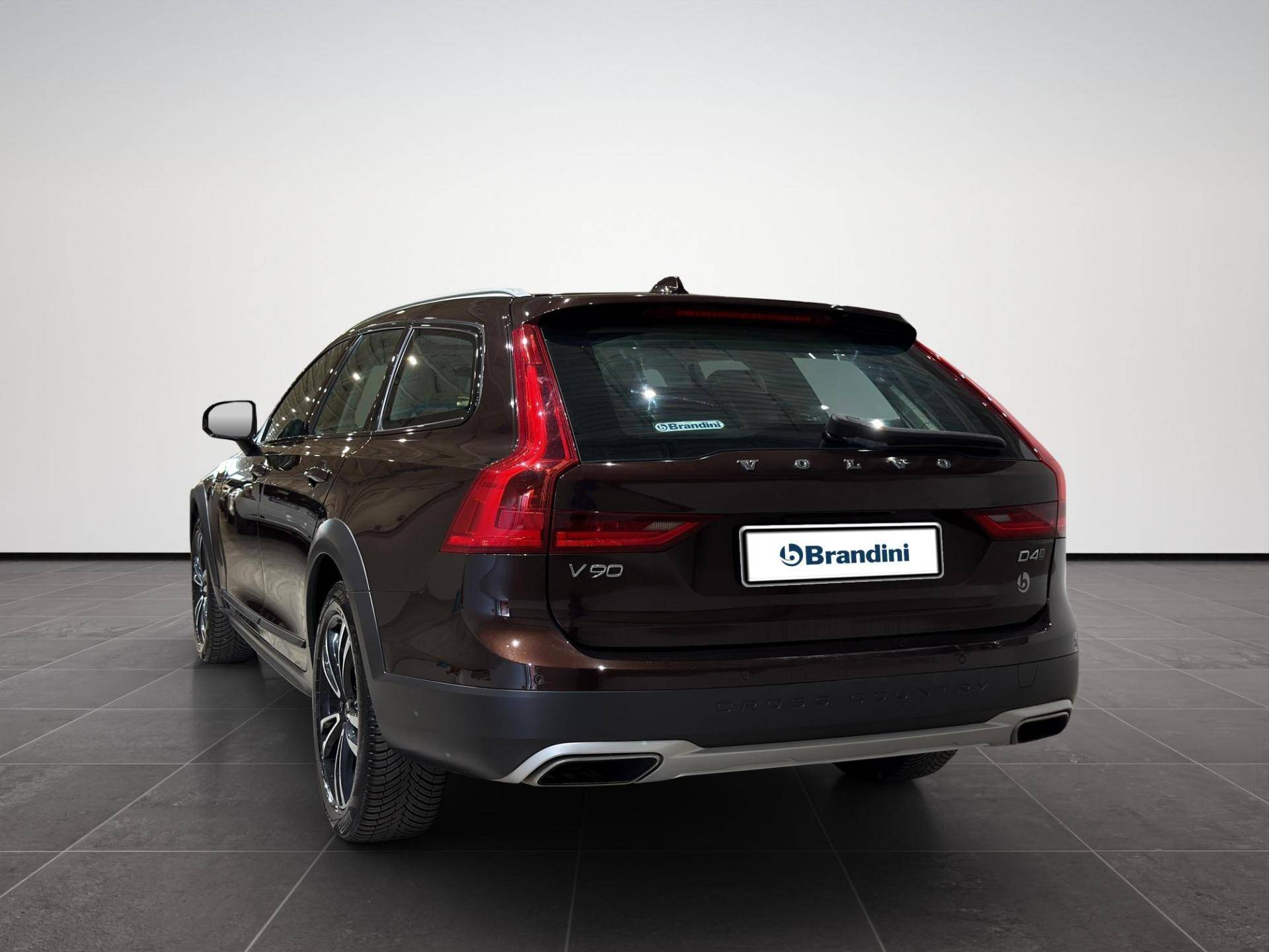 VOLVO V90 2016 Cross Country V90 Cross Country 2.0 d4 Pro awd geartronic my19 usata in pronta consegna - Brandini