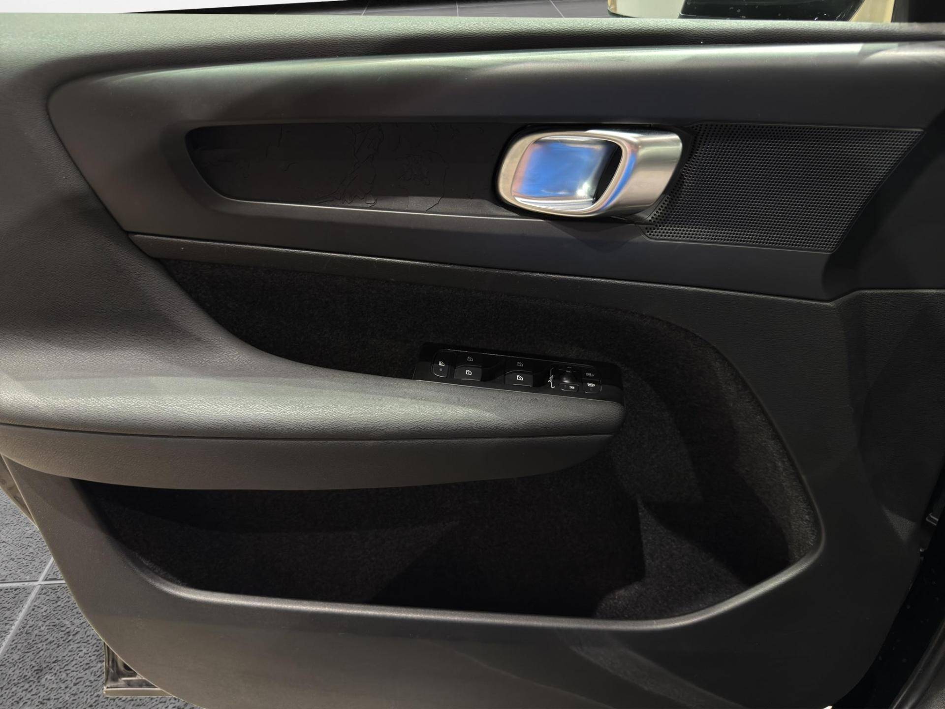 Auto Venduta - VOLVO XC40 XC40 1.5 T2 Momentum Core my21 usata in pronta consegna - Brandini