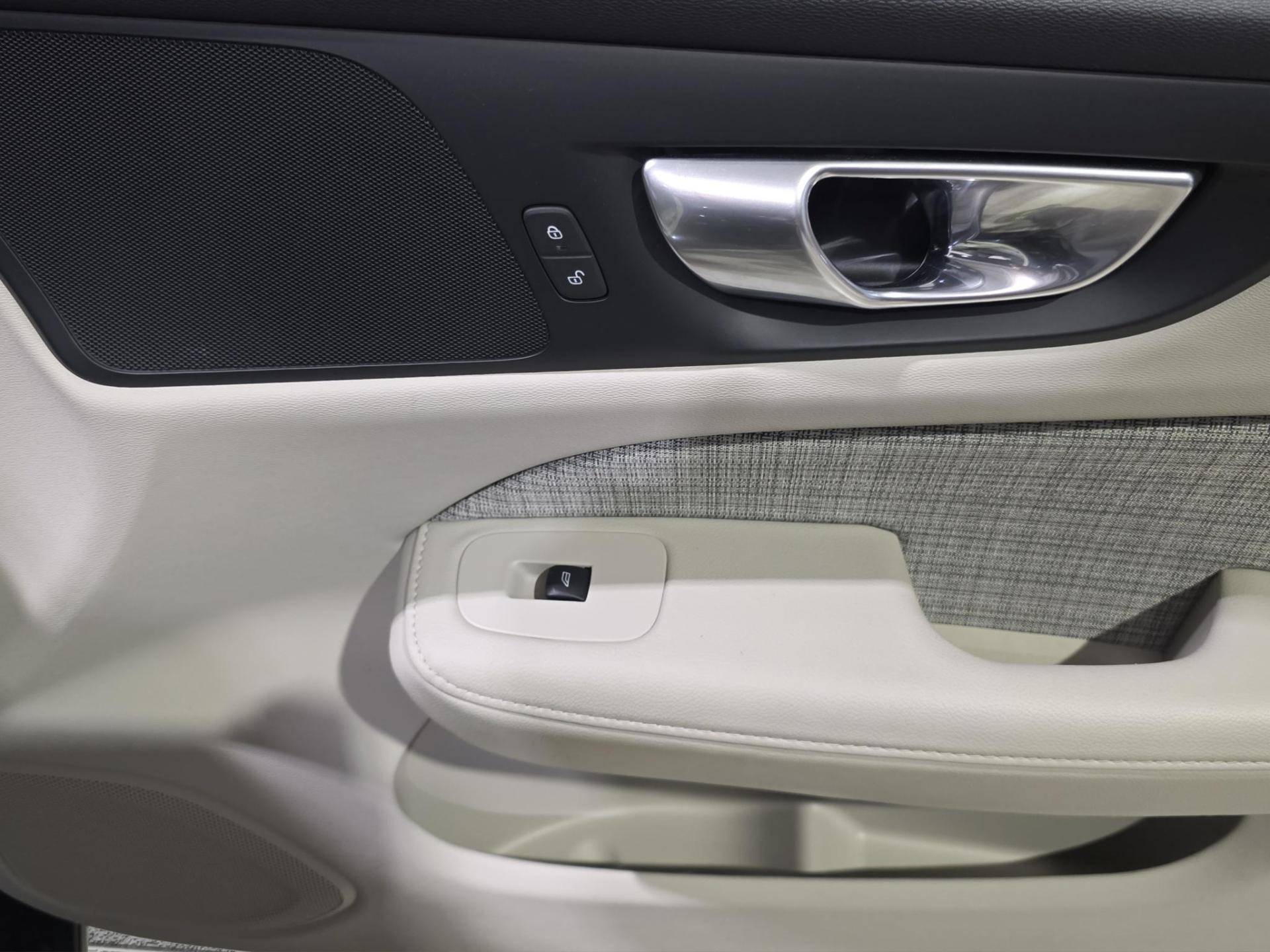 VOLVO V60 V60 2.0 b4 Core auto usata in pronta consegna - Brandini