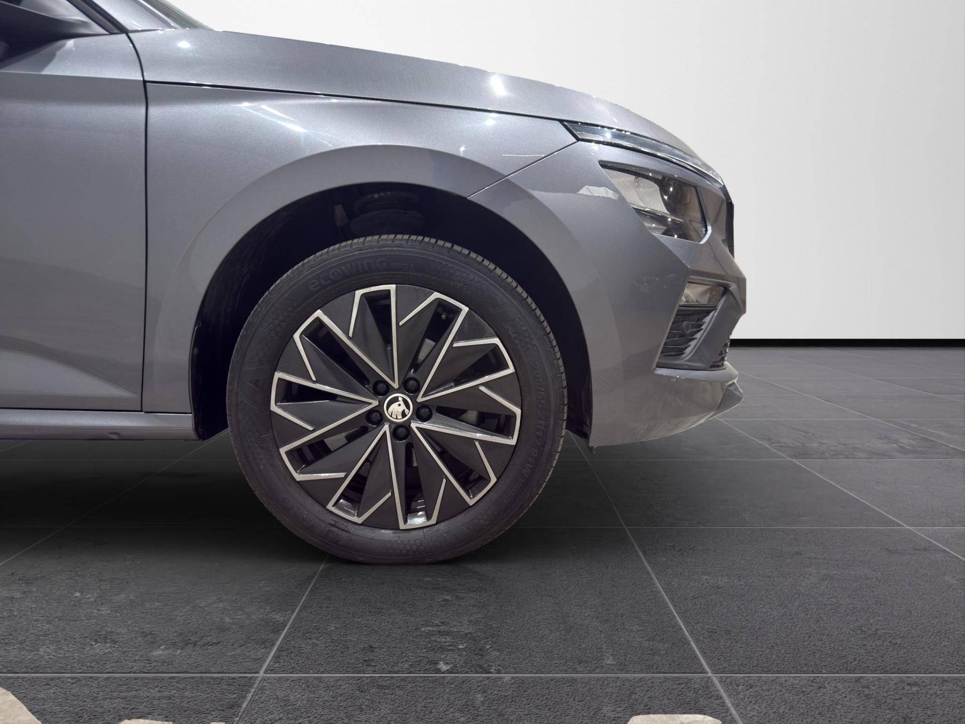 SKODA Kamiq 2024 Kamiq 1.0 tsi Black Dots 115cv usata in pronta consegna - Brandini