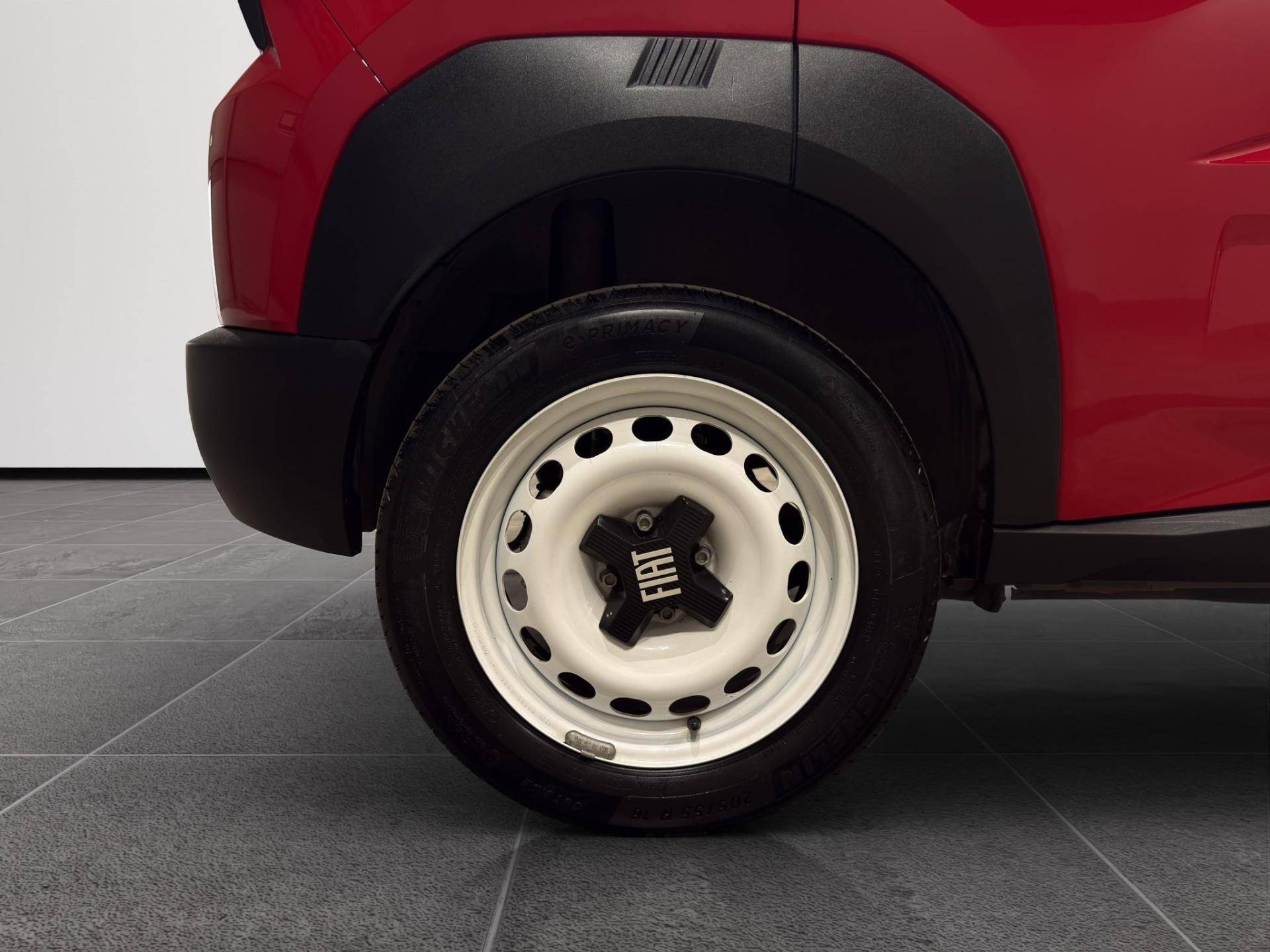 FIAT Grande Panda Grande Panda 44 kWh Red usata in pronta consegna - Brandini