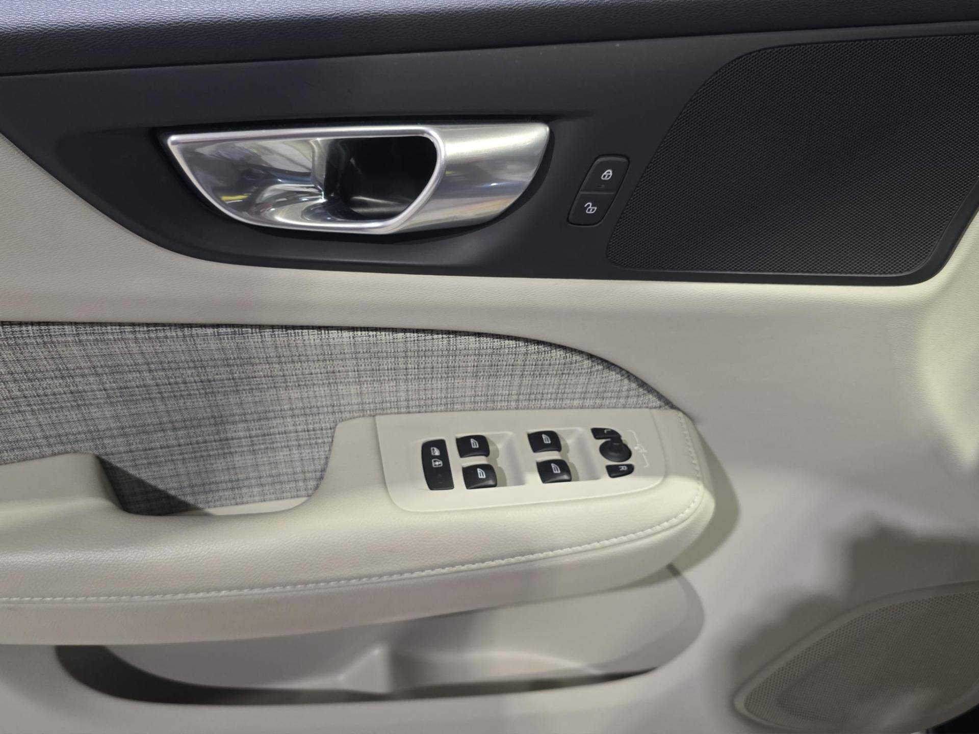 VOLVO V60 V60 2.0 b4 Core auto usata in pronta consegna - Brandini