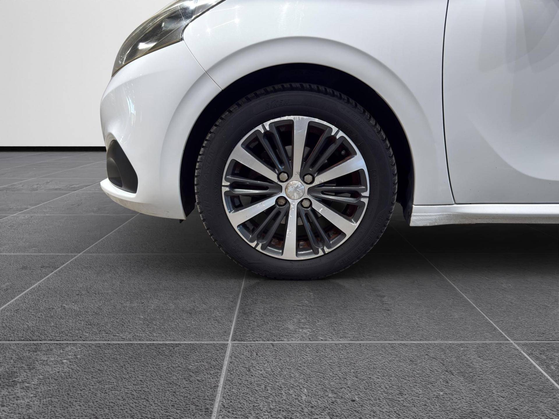 PEUGEOT 208 208 1.2 puretech Allure 82cv 5p usata in pronta consegna - Brandini