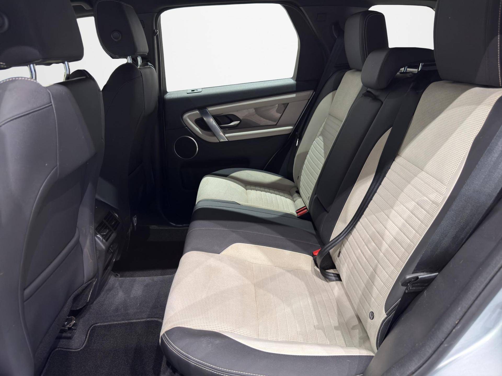 LAND ROVER Discovery Sport Discovery Sport 2.0 si4 mhev Black awd 290cv auto usata in pronta consegna - Brandini