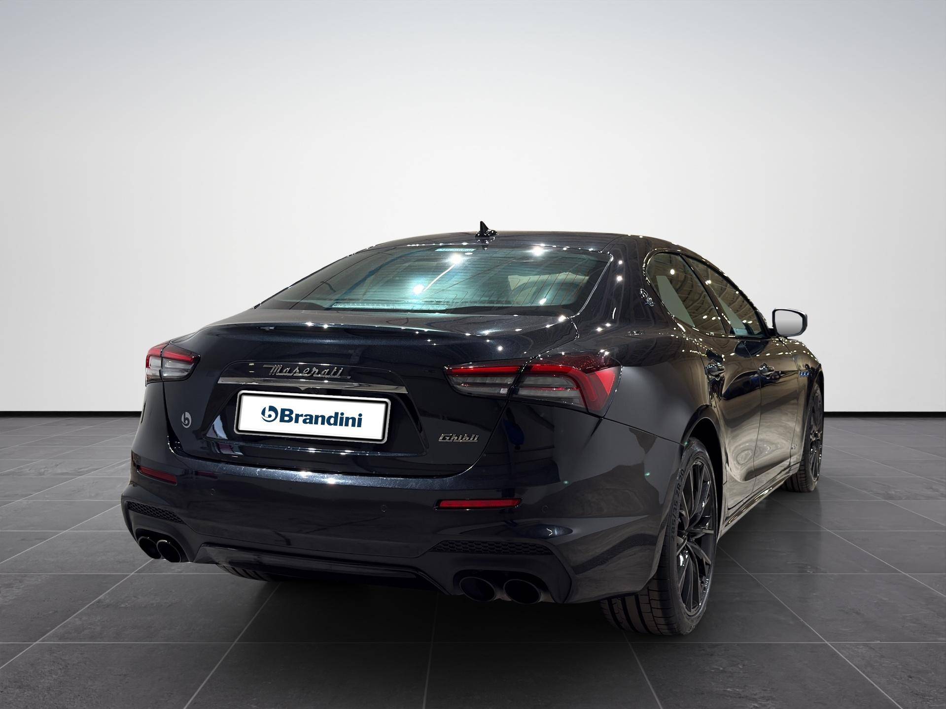 MASERATI Ghibli Ghibli 2.0 mhev Gransport 330cv auto usata in pronta consegna - Brandini