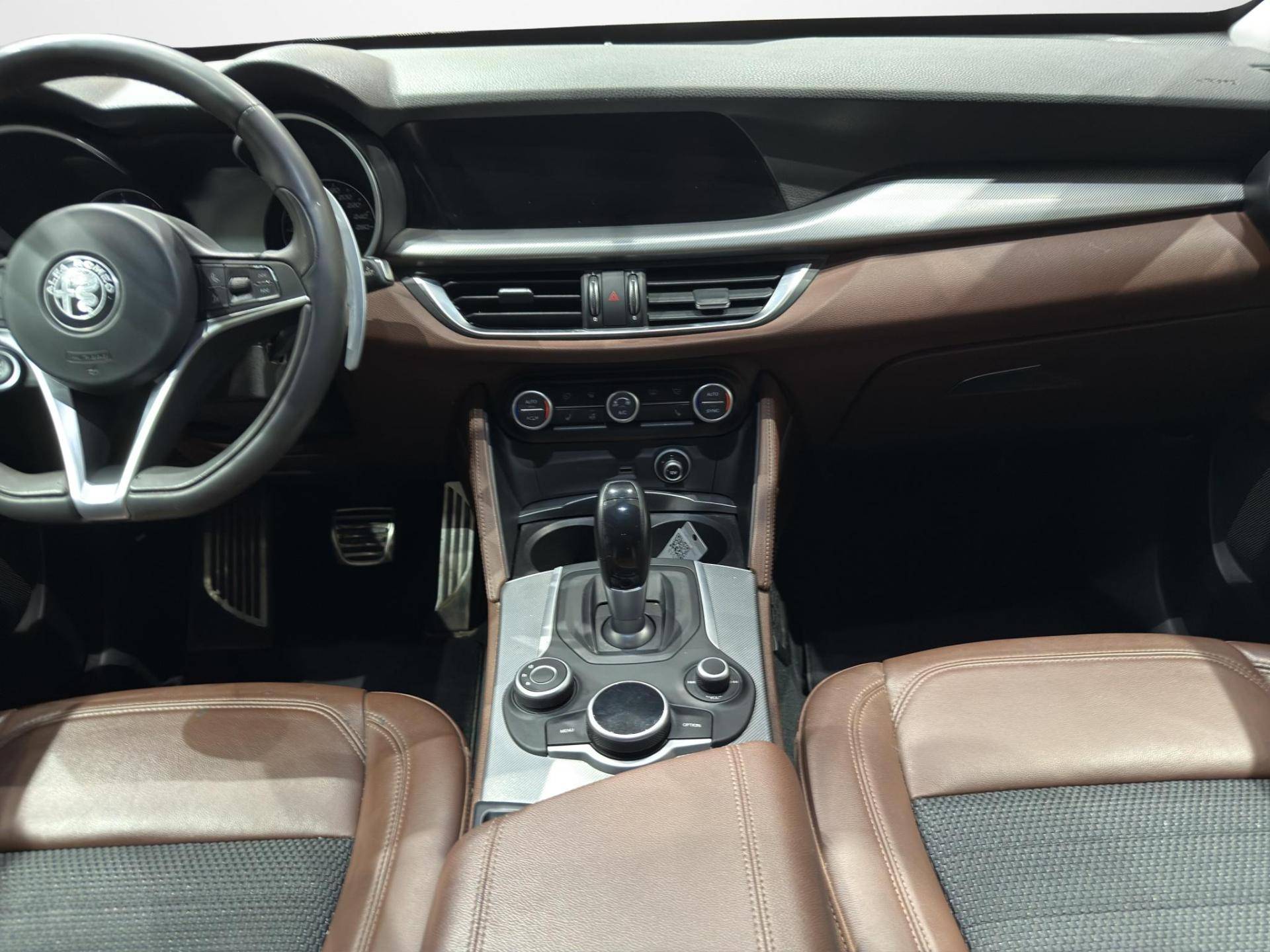 ALFA ROMEO Stelvio Stelvio 2.2 t Executive Q4 210cv auto usata in pronta consegna - Brandini