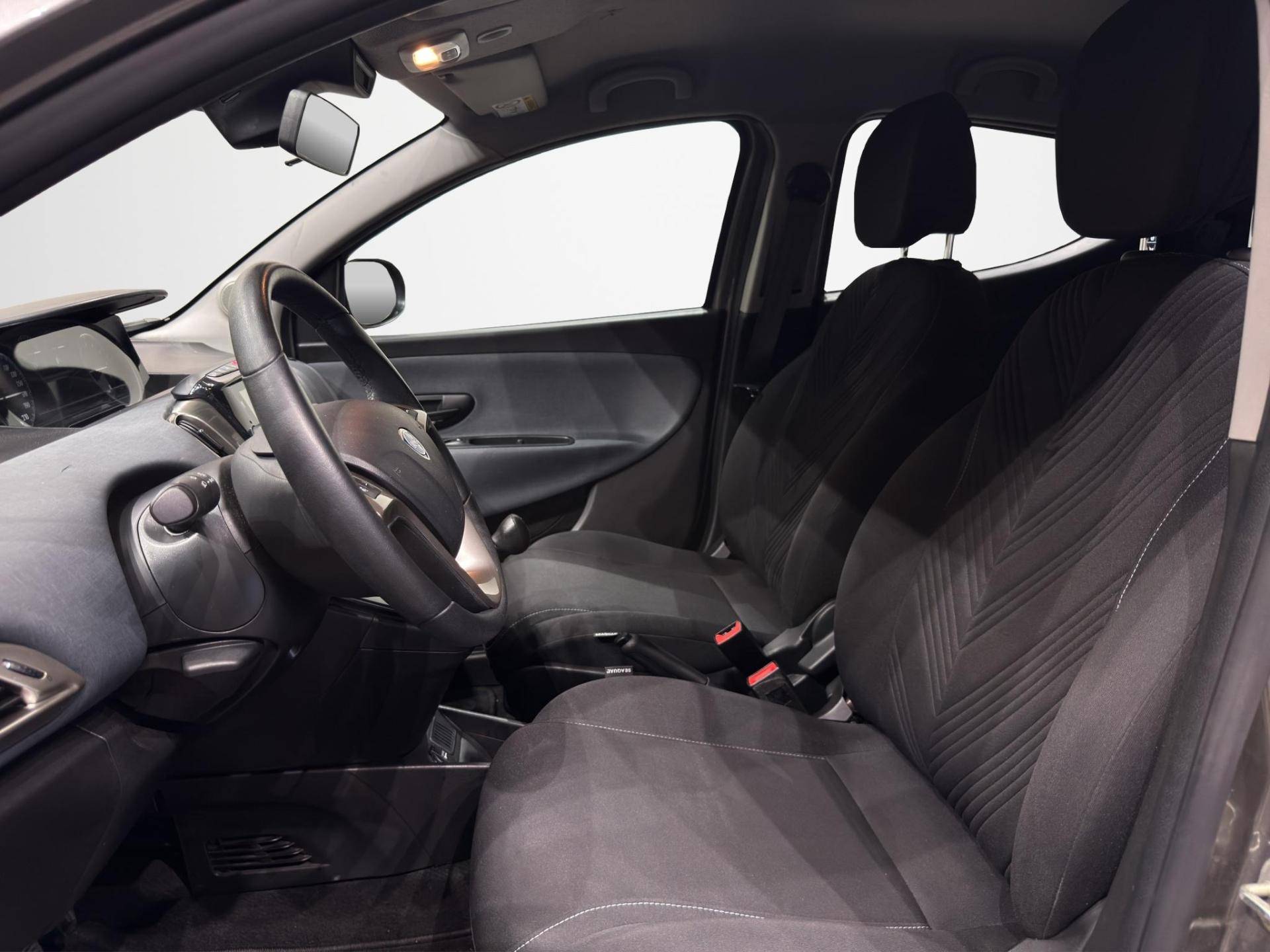 LANCIA Ypsilon Ypsilon 1.0 firefly hybrid Alberta Ferretti s&s 70cv usata in pronta consegna - Brandini