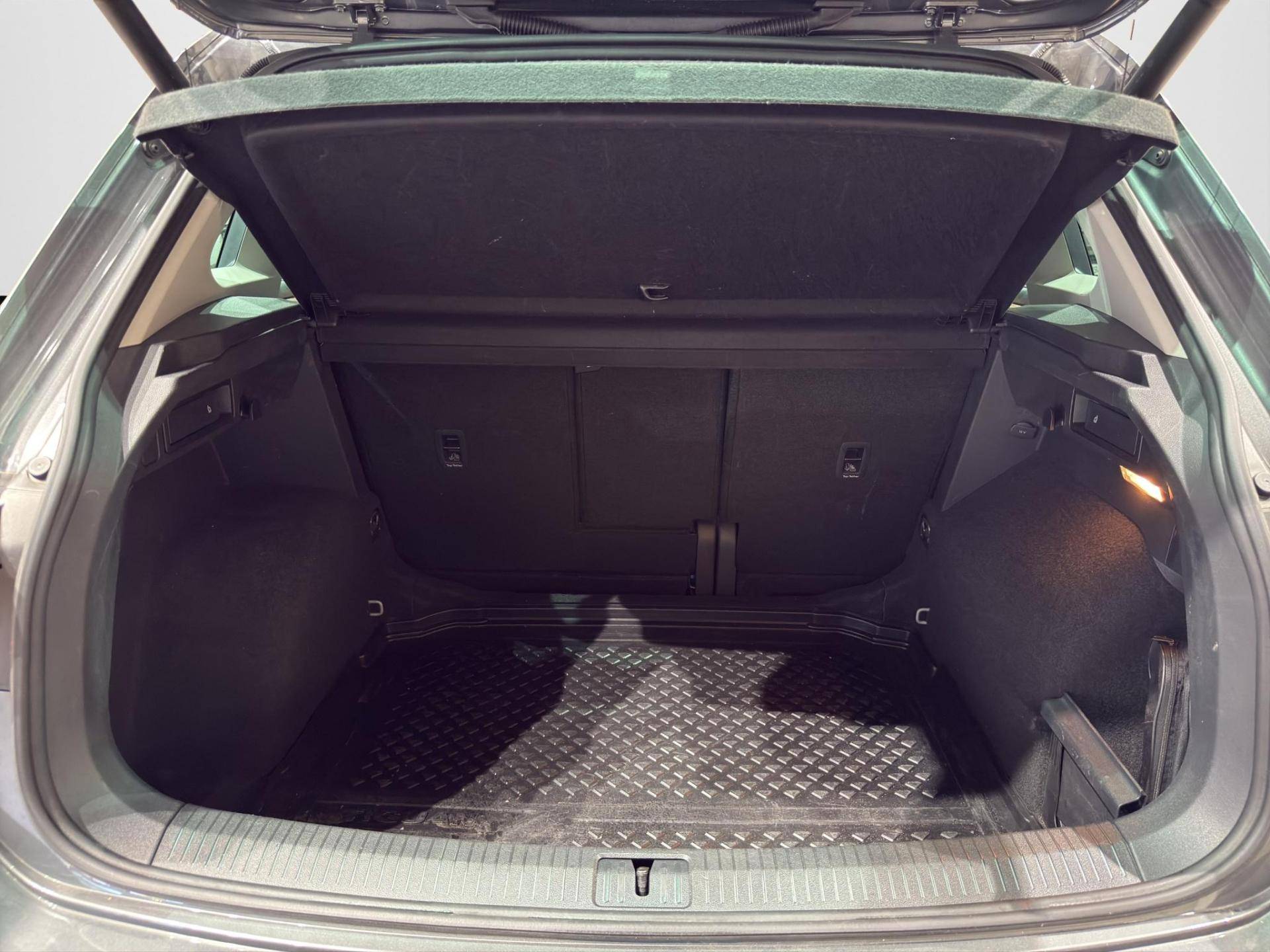 VOLKSWAGEN Tiguan Tiguan 2.0 tdi Advanced R-Line Exterior Pack 150cv dsg usata in pronta consegna - Brandini