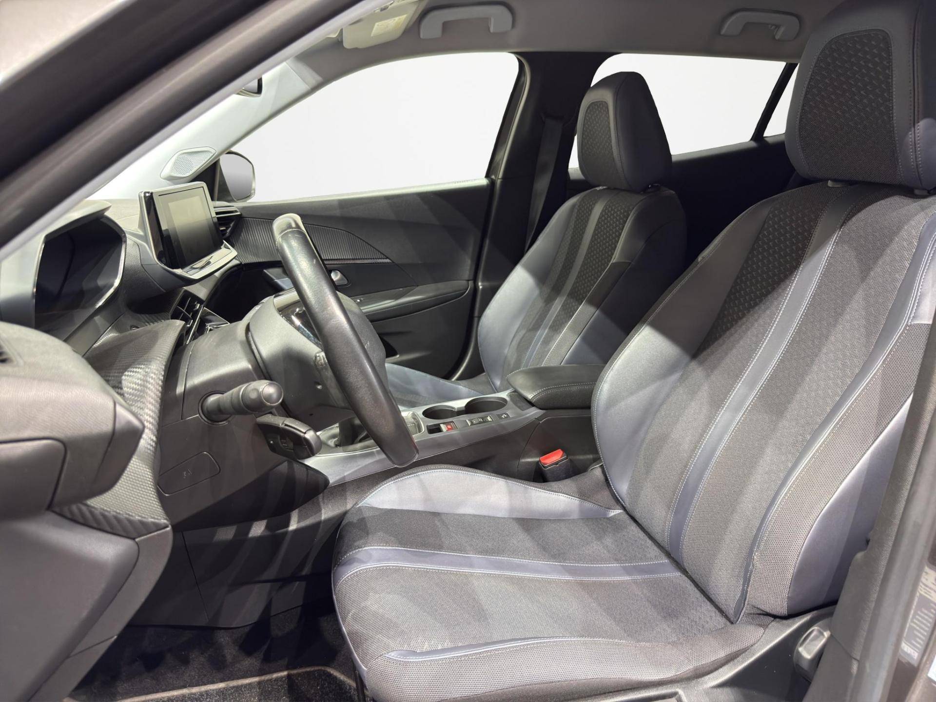 PEUGEOT 2008 2008 1.5 bluehdi Allure Navi Pack s&s 100cv usata in pronta consegna - Brandini