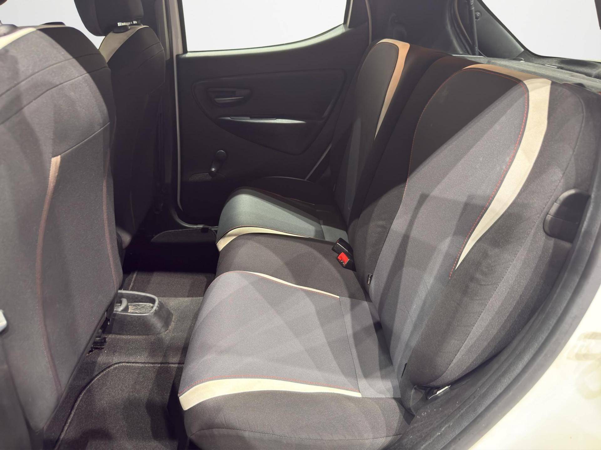 Auto Venduta - LANCIA Ypsilon Ypsilon 1.2 8v Silver c/clima 69cv usata in pronta consegna - Brandini
