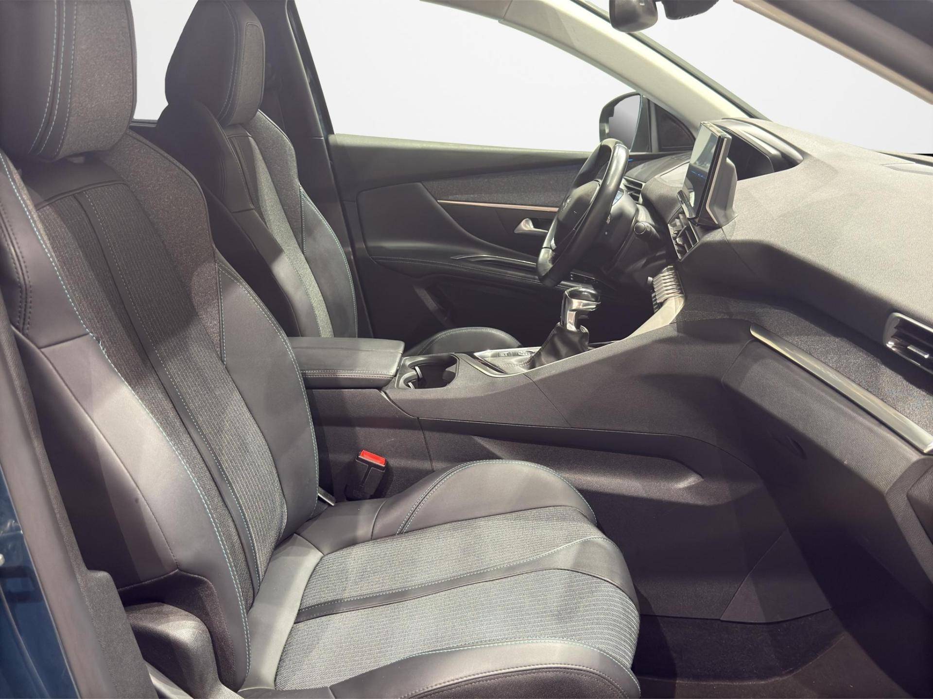 Auto Venduta - PEUGEOT 5008 5008 1.2 puretech t Allure Pack s&s 130cv usata in pronta consegna - Brandini