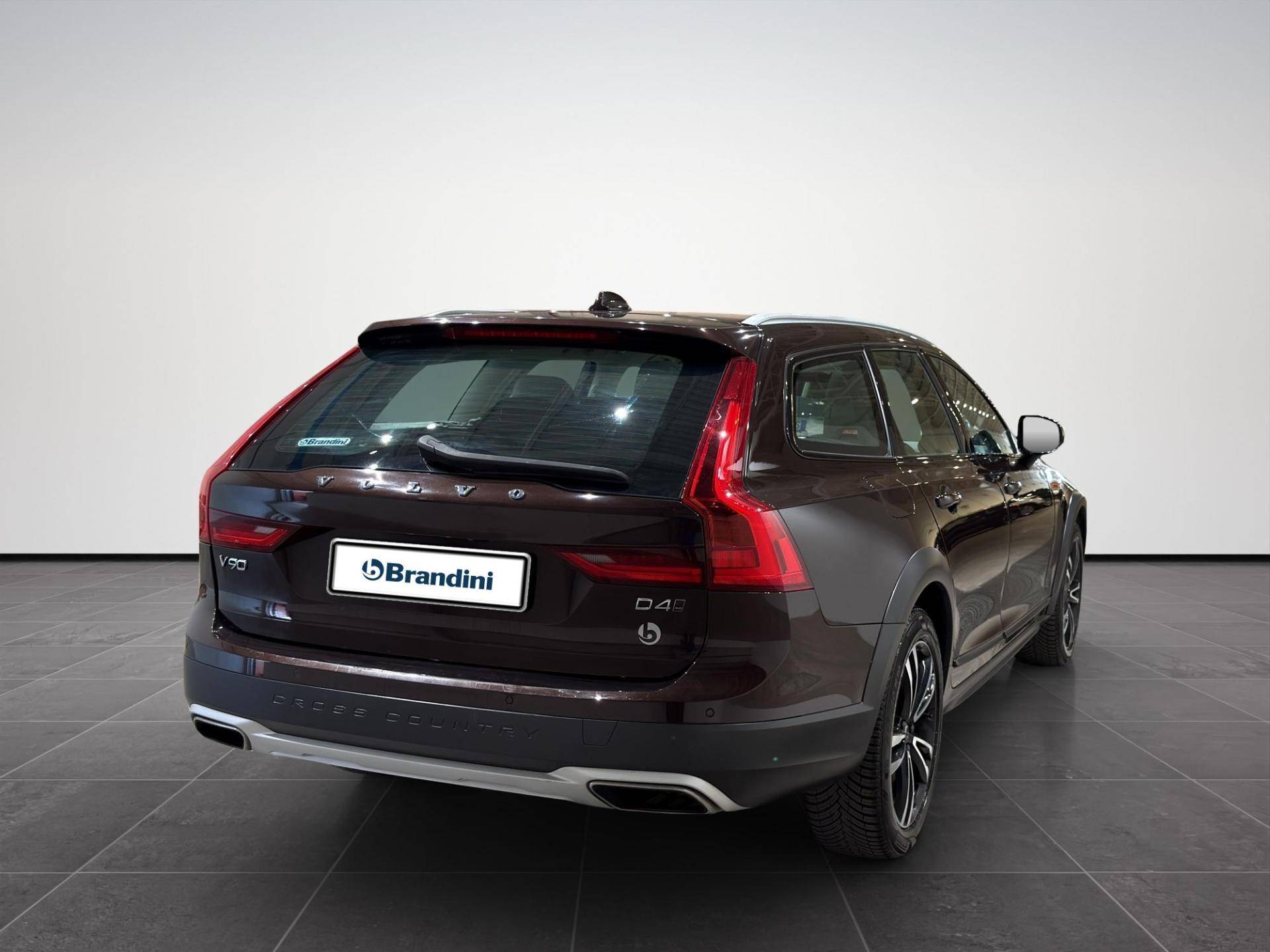 VOLVO V90 2016 Cross Country V90 Cross Country 2.0 d4 Pro awd geartronic my19 usata in pronta consegna - Brandini