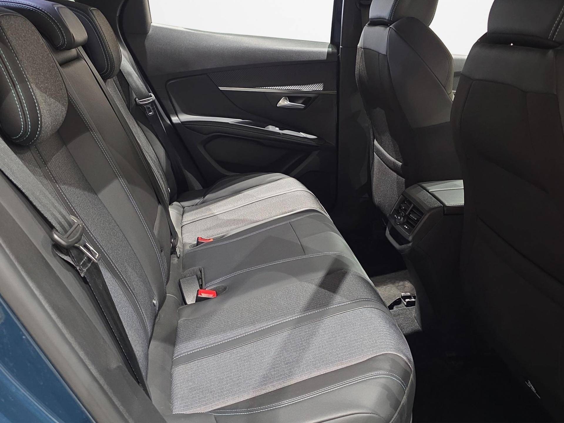 PEUGEOT 3008 3008 1.6 hybrid Allure Pack 180cv e-eat8 usata in pronta consegna - Brandini