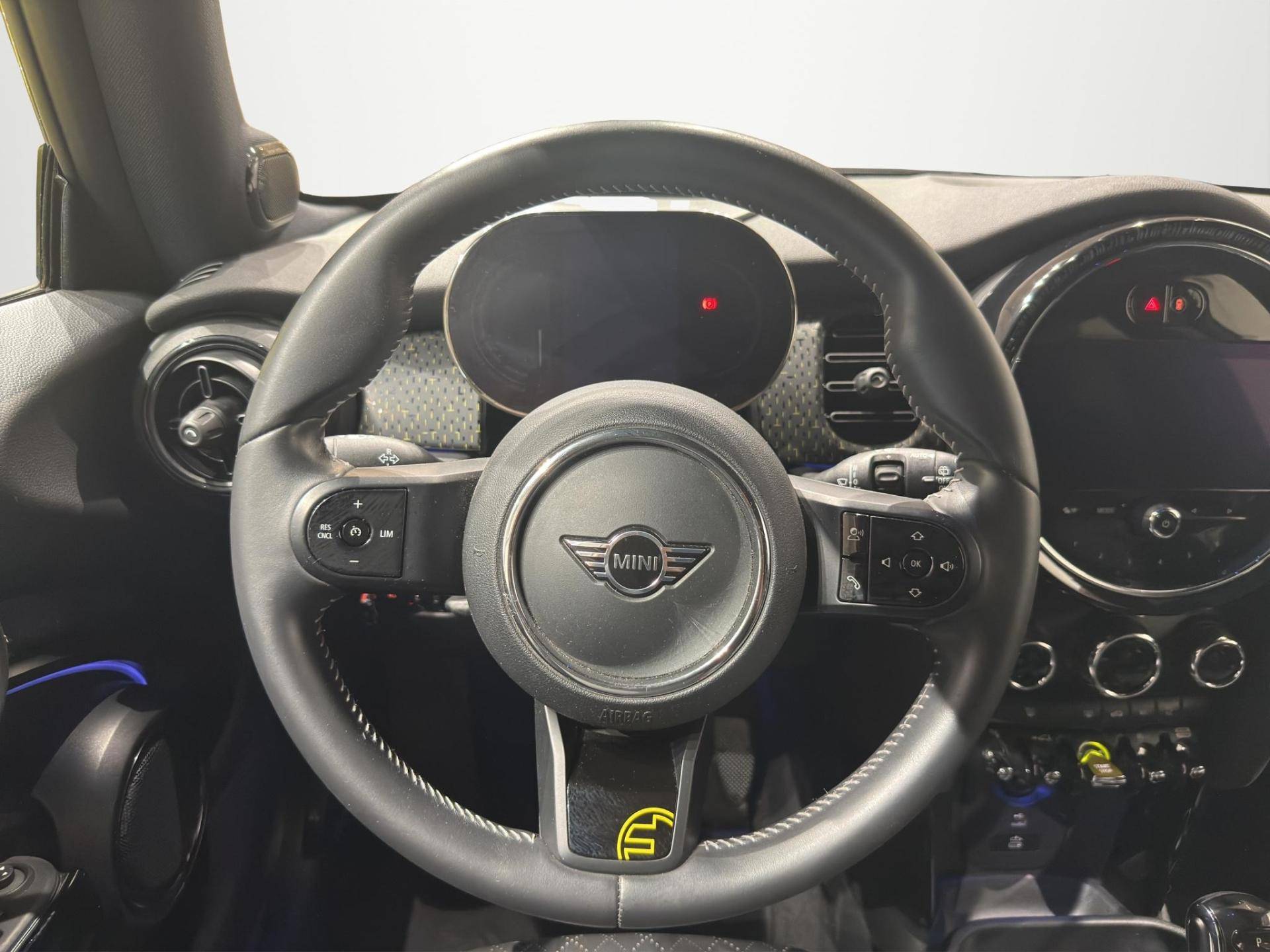 Auto Venduta - MINI Mini Mini 3p Cooper SE Yours auto usata in pronta consegna - Brandini