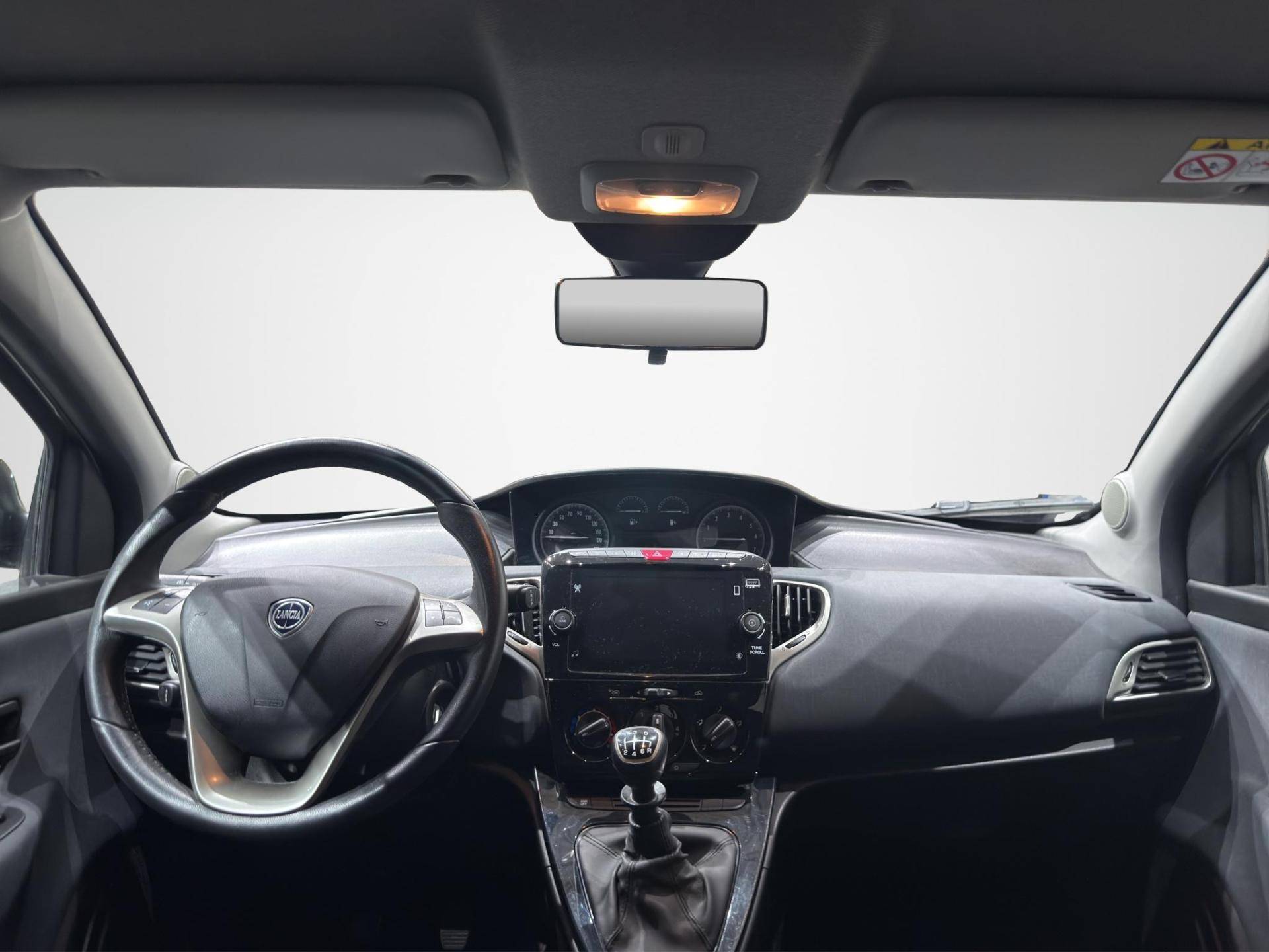 LANCIA Ypsilon Ypsilon 1.0 firefly hybrid Gold s&s 70cv 5p.ti usata in pronta consegna - Brandini