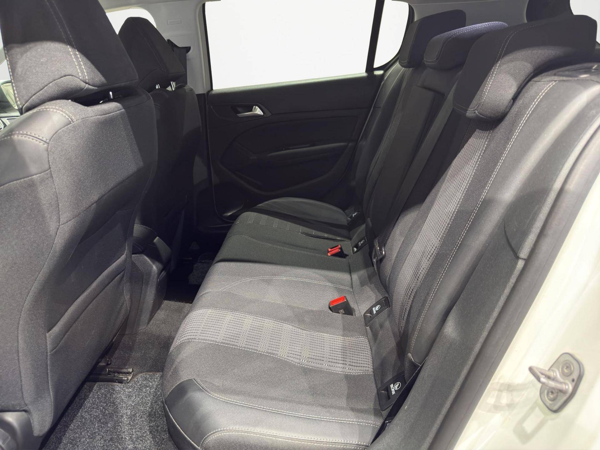 PEUGEOT 308 308 5p 1.5 bluehdi Allure s&s 130cv usata in pronta consegna - Brandini
